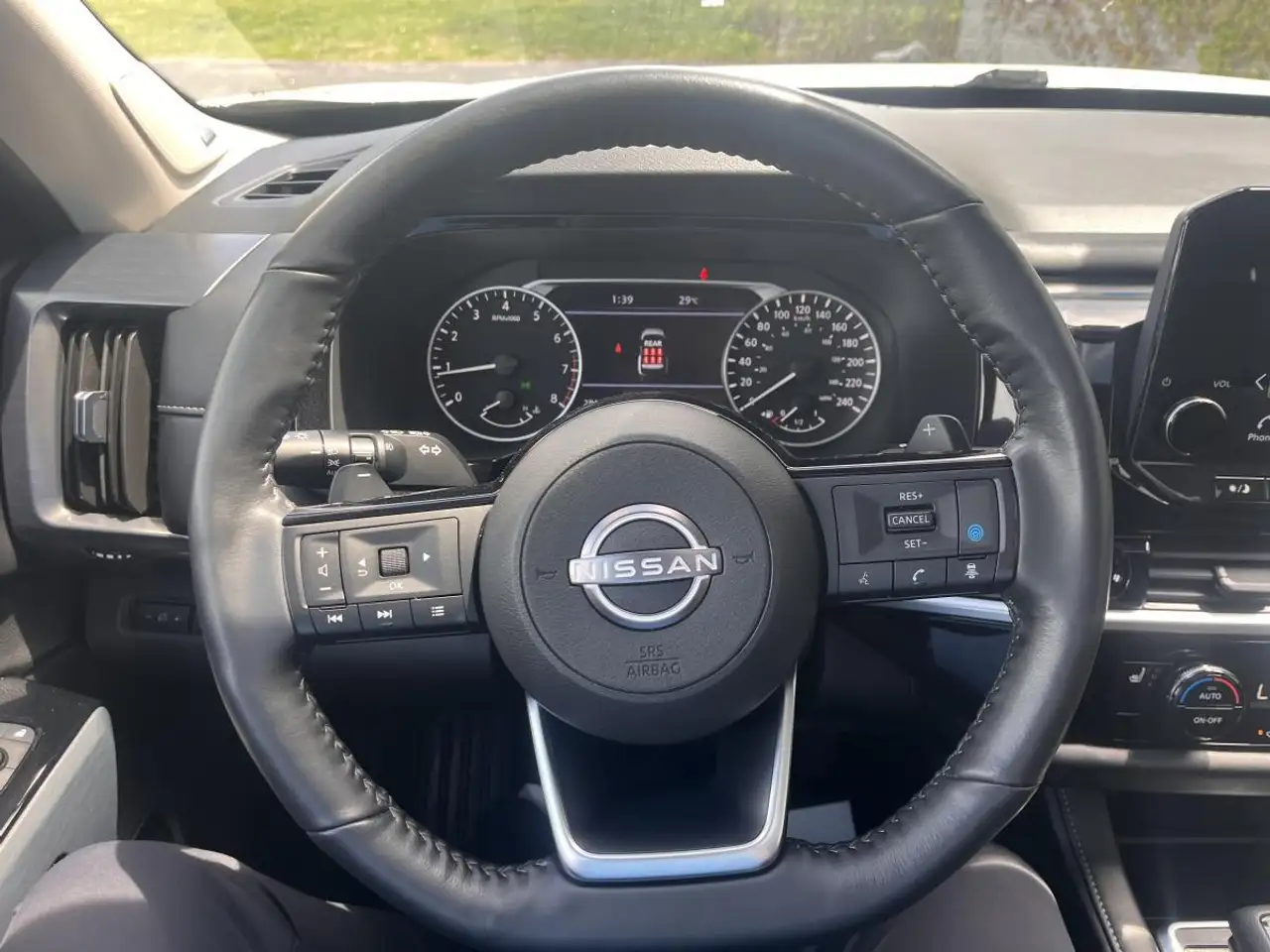 Nissan Pathfinder photo Nissan Pathfinder