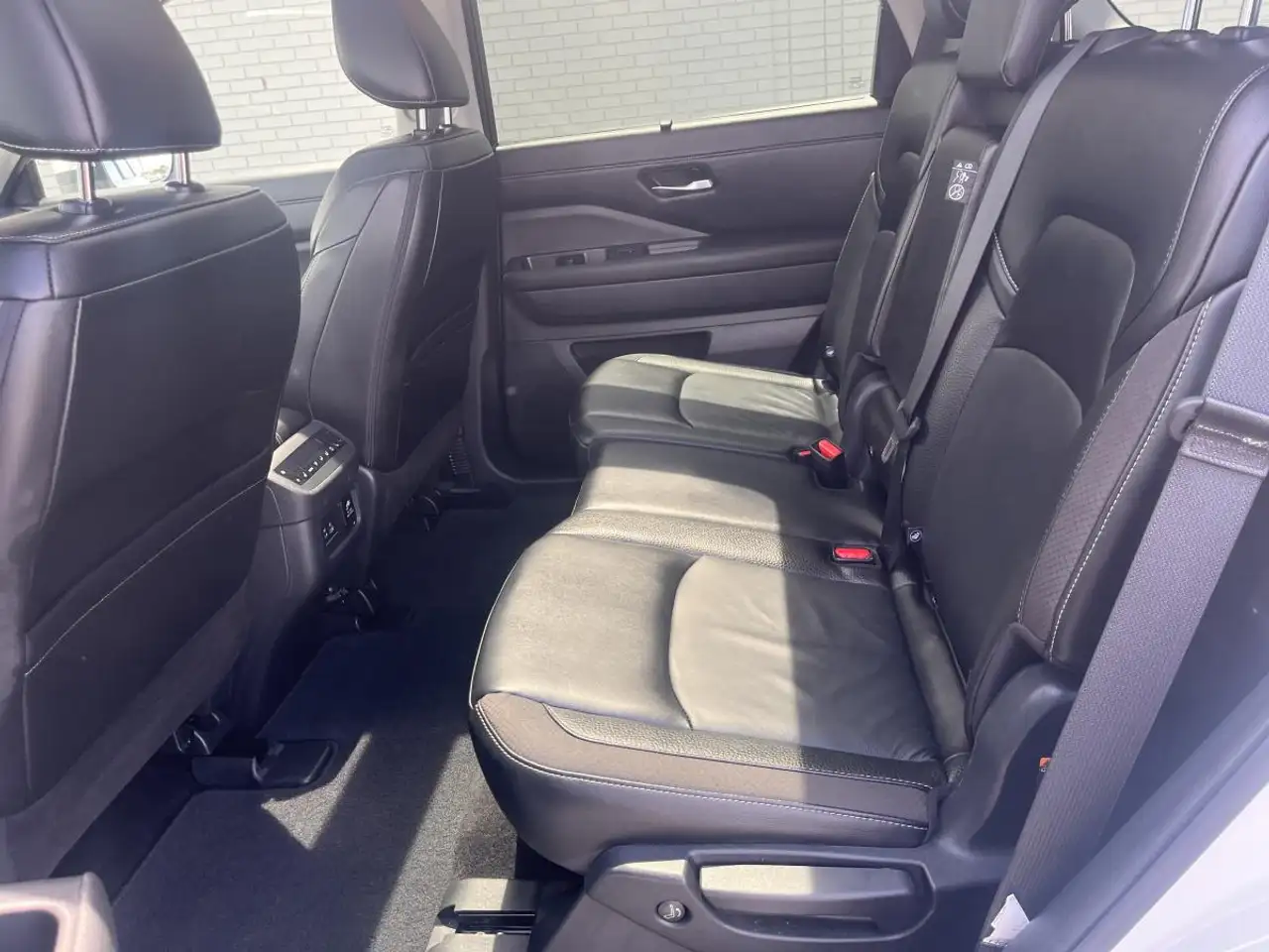 Nissan Pathfinder photo Nissan Pathfinder
