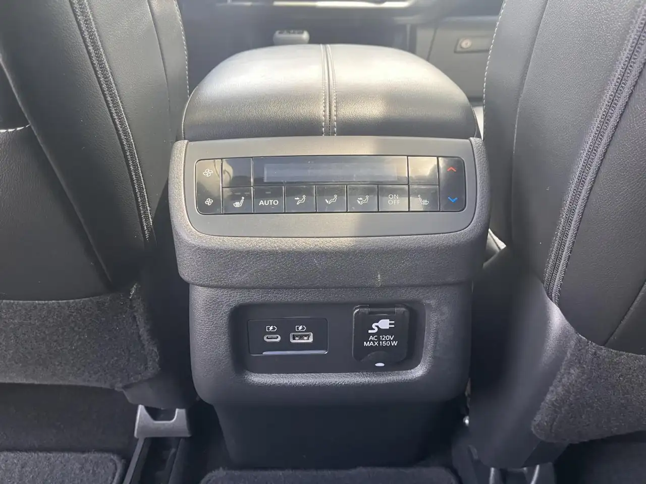 Nissan Pathfinder photo Nissan Pathfinder