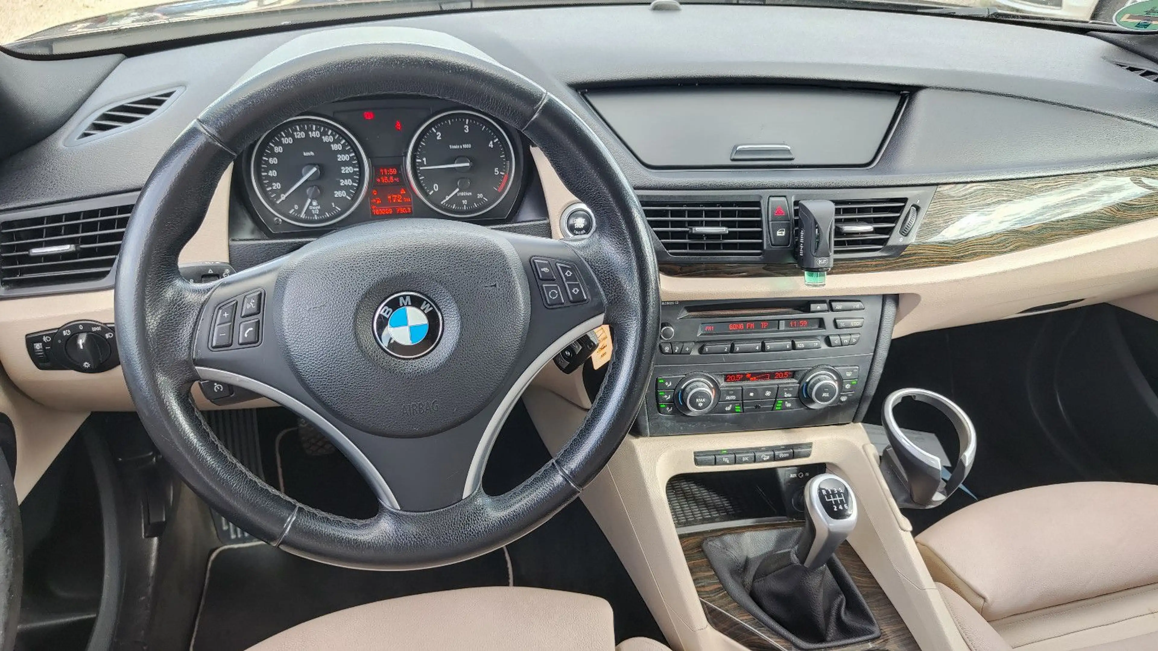 BMW X1 xDrive 20d 4x4* Leder* 18"Zoll* AHK*Wenig KM* — photo 26