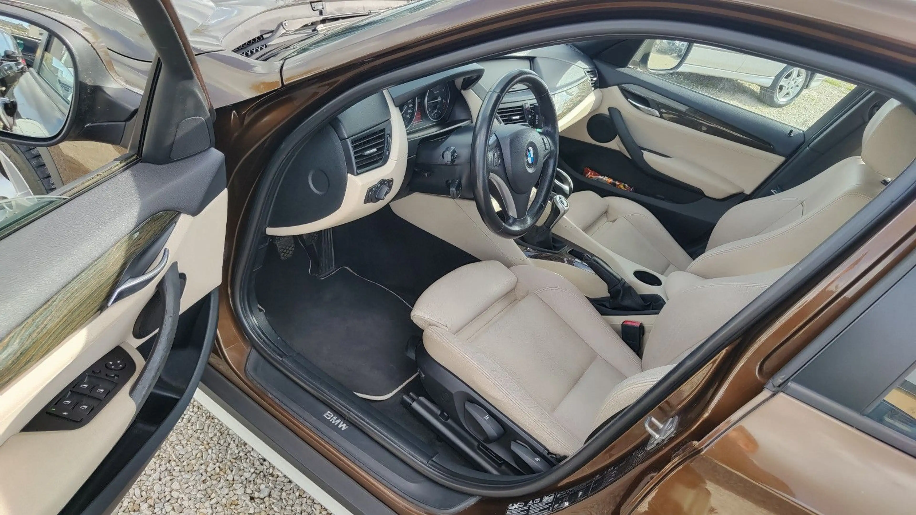 BMW X1 xDrive 20d 4x4* Leder* 18"Zoll* AHK*Wenig KM* — photo 21