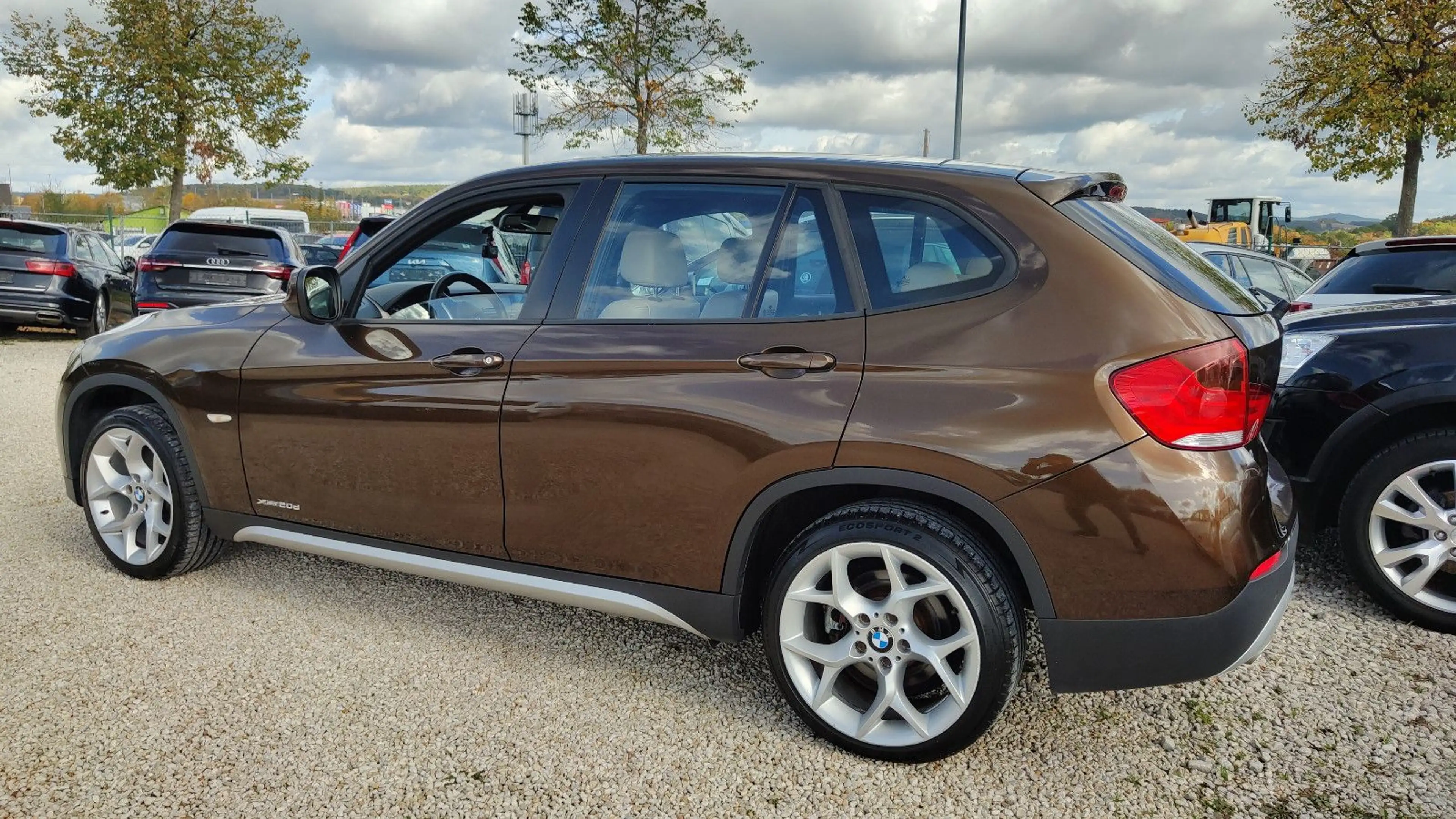 BMW X1 xDrive 20d 4x4* Leder* 18"Zoll* AHK*Wenig KM* — photo 6
