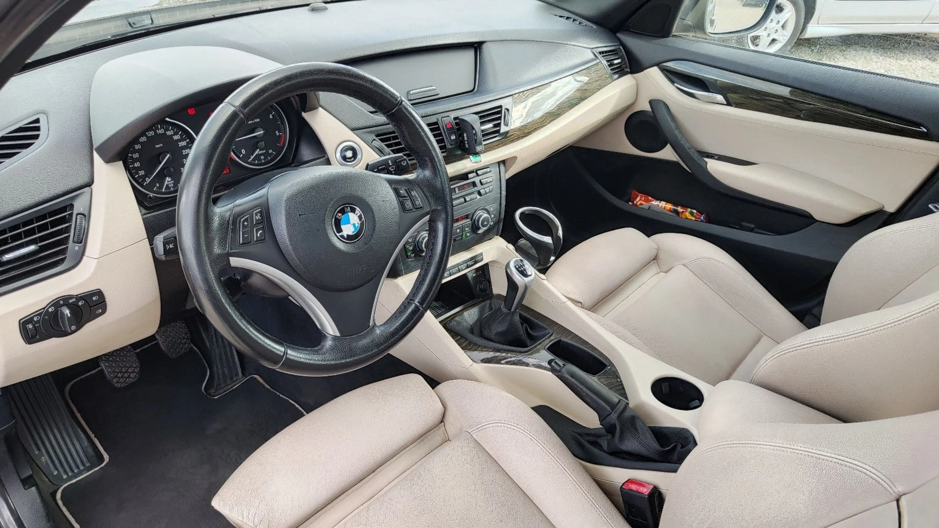 BMW X1 xDrive 20d 4x4* Leder* 18"Zoll* AHK*Wenig KM* — photo 23