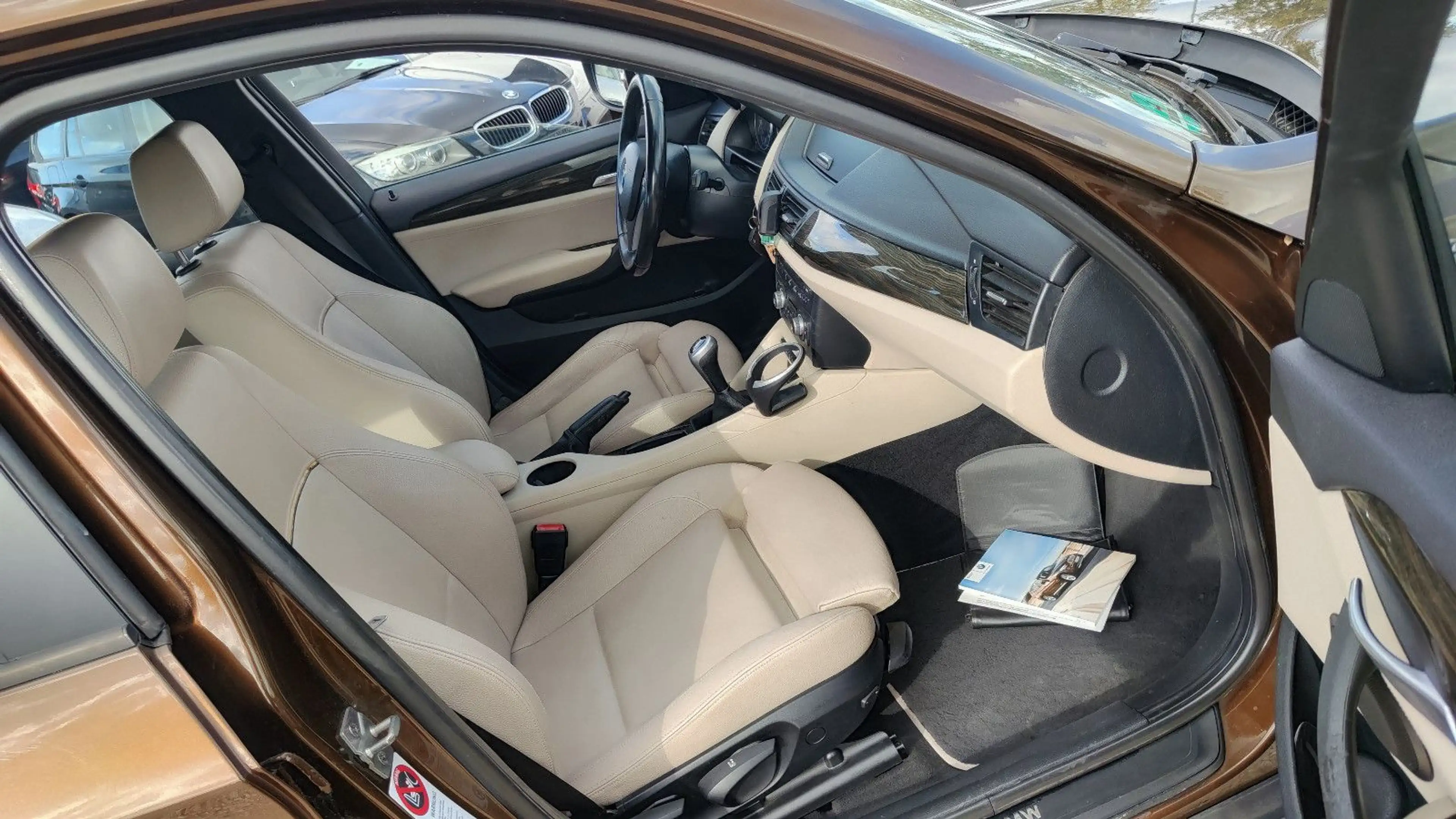 BMW X1 xDrive 20d 4x4* Leder* 18"Zoll* AHK*Wenig KM* — photo 32