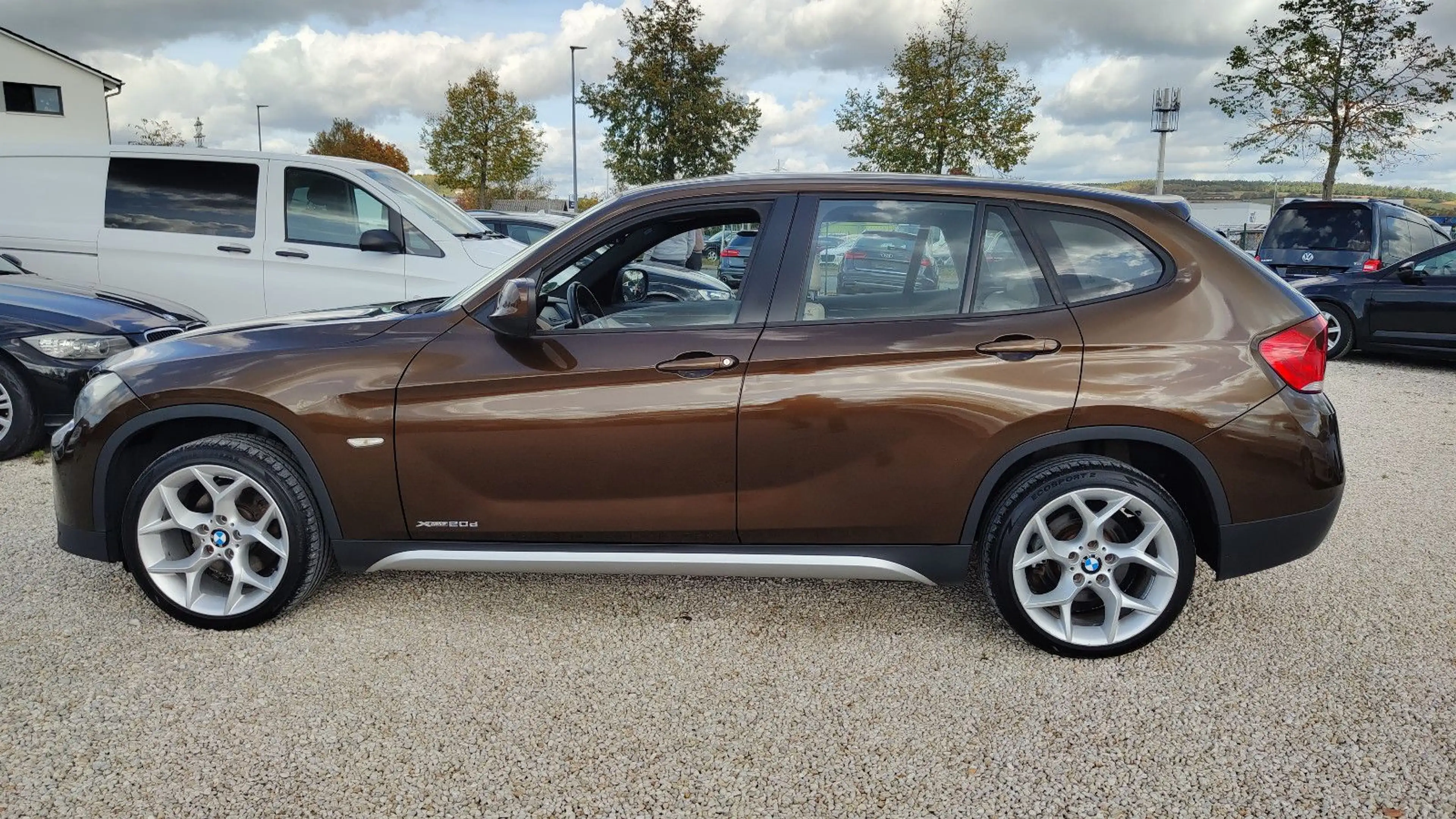 BMW X1 xDrive 20d 4x4* Leder* 18"Zoll* AHK*Wenig KM* — photo 5