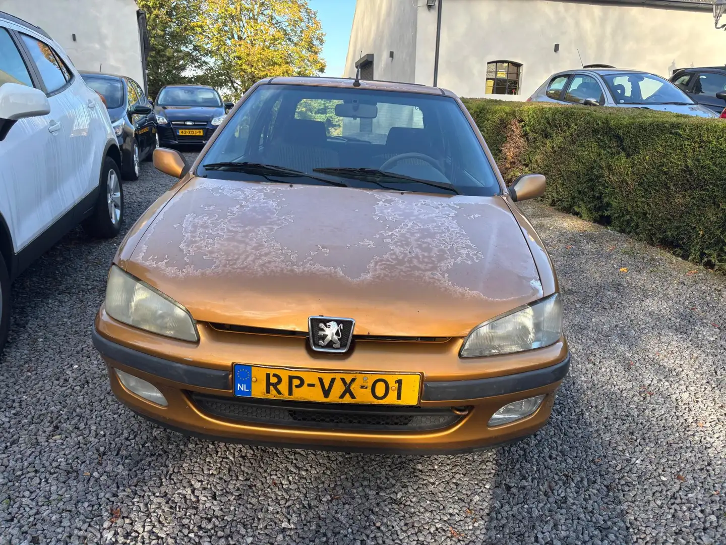 Peugeot 106 1.0 Accent Select. EEN JAAR APK Geel - 2