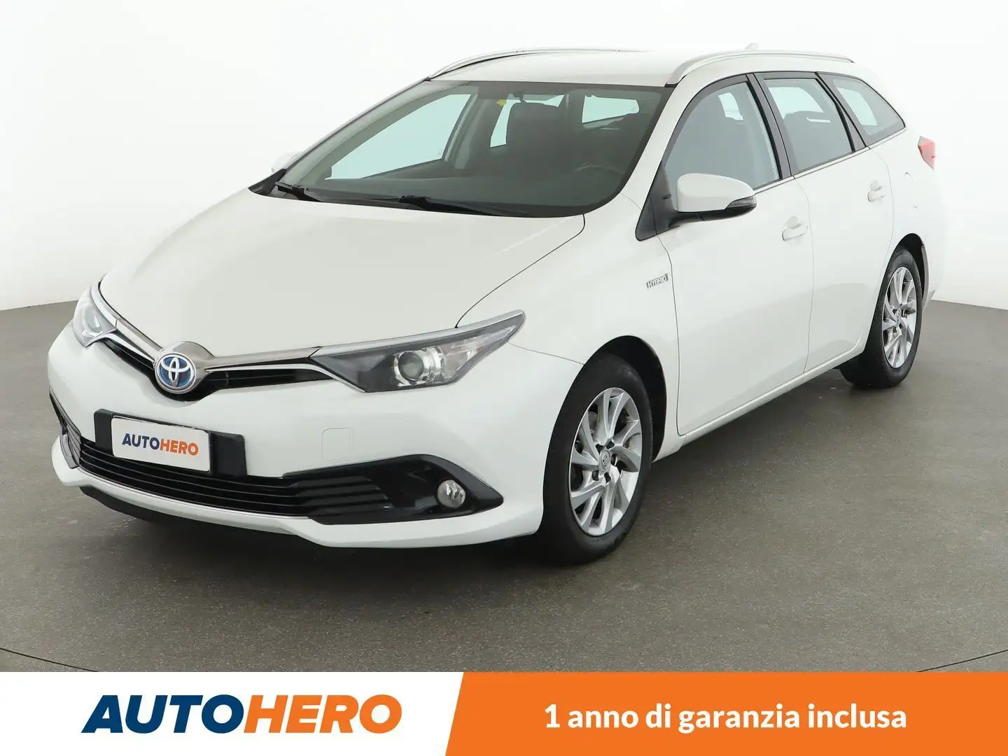 Toyota Auris 1.8 Hybrid Active FHEV Bianco - 1