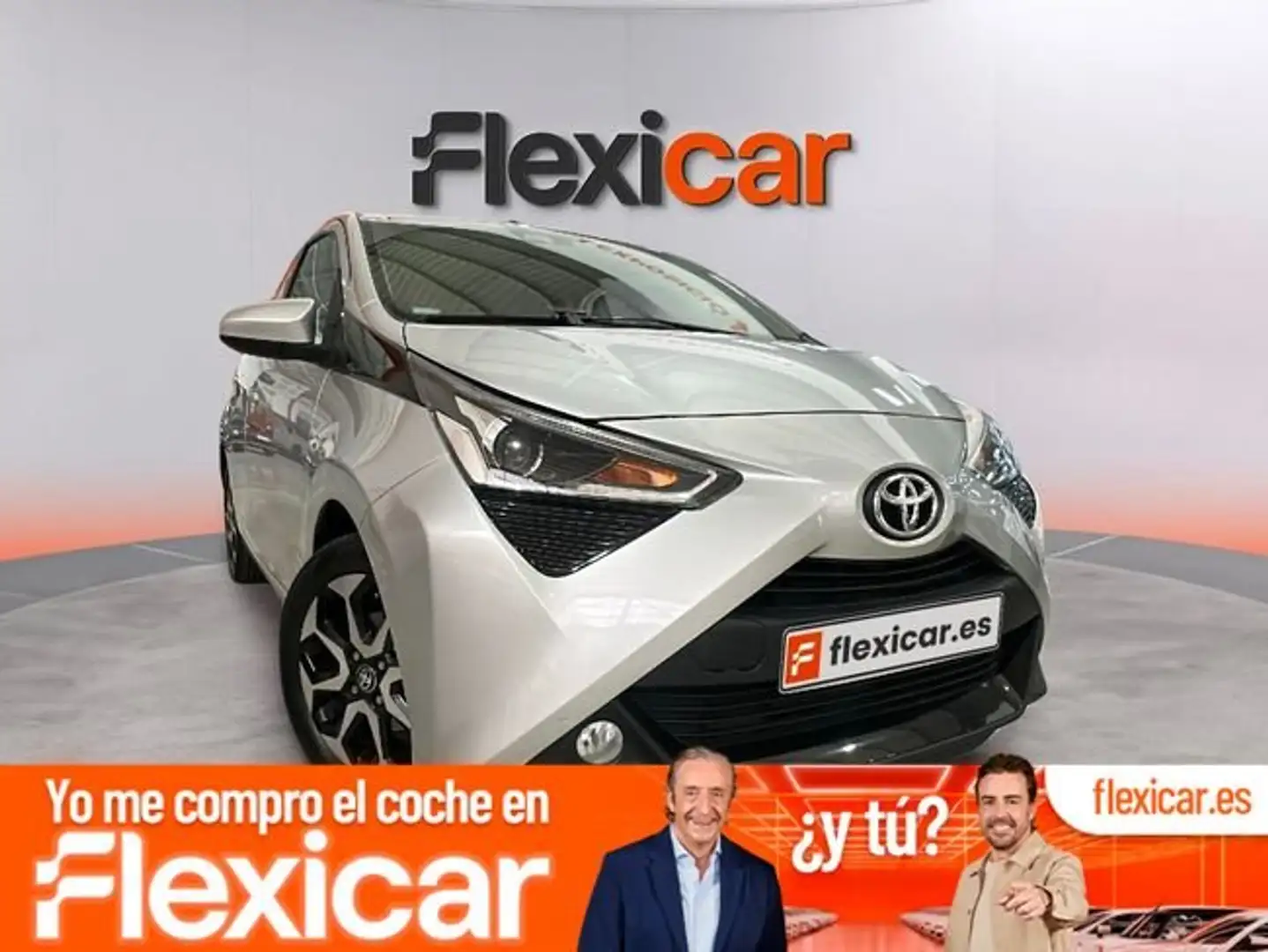 Toyota Aygo 70 x-play Gris - 1