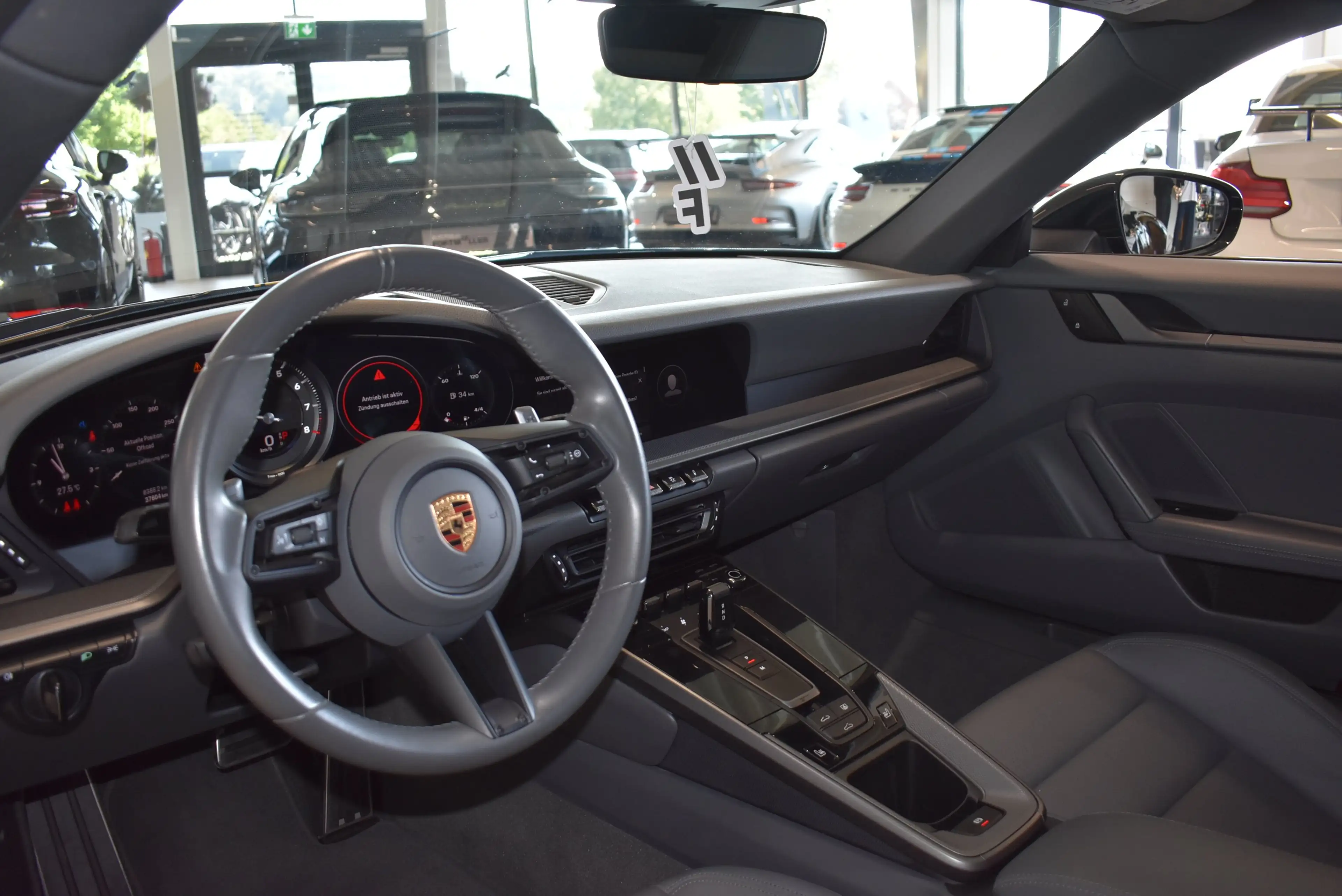 Porsche 911 Carrera 4  //Approved — photo 12