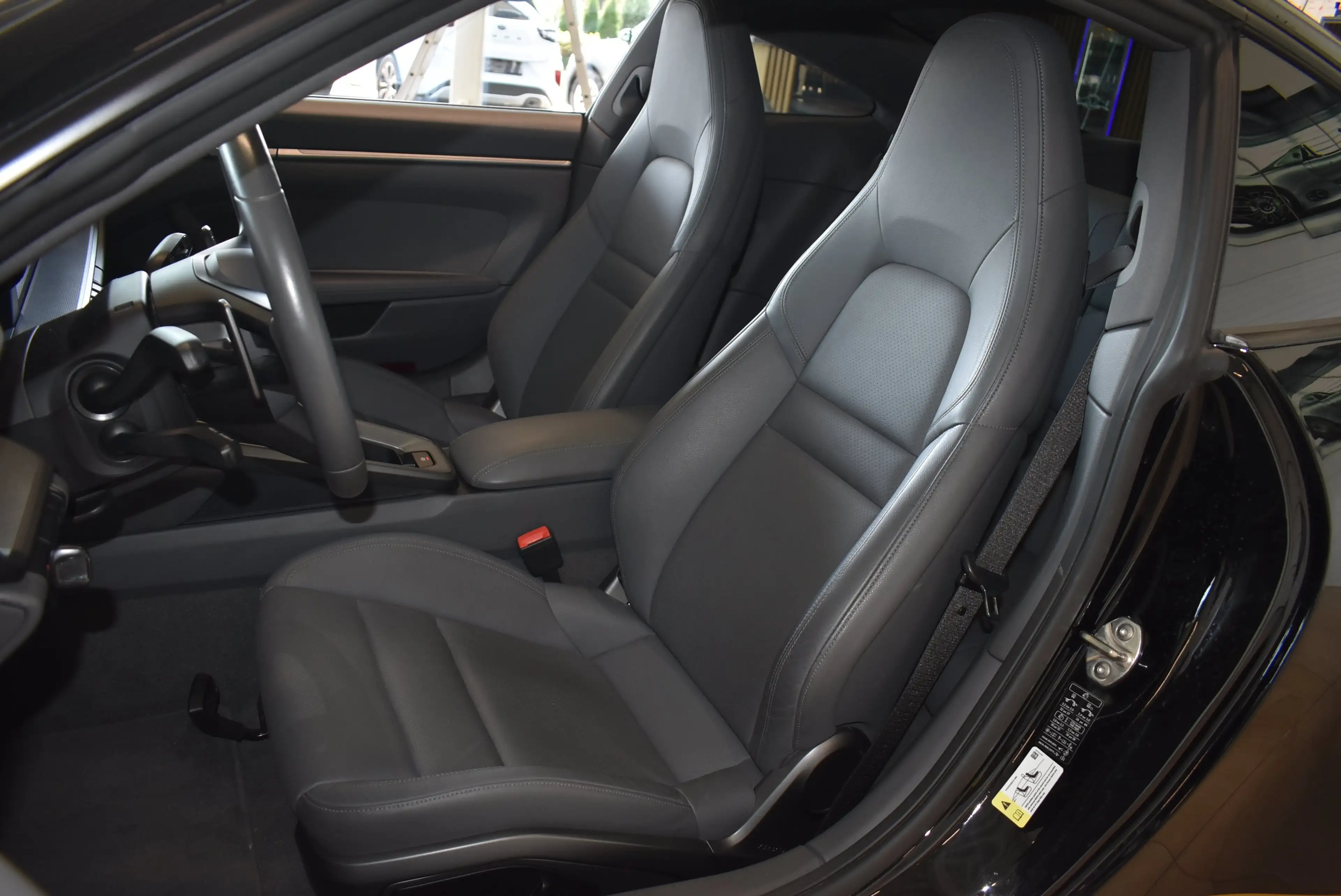 Porsche 911 Carrera 4  //Approved — photo 15