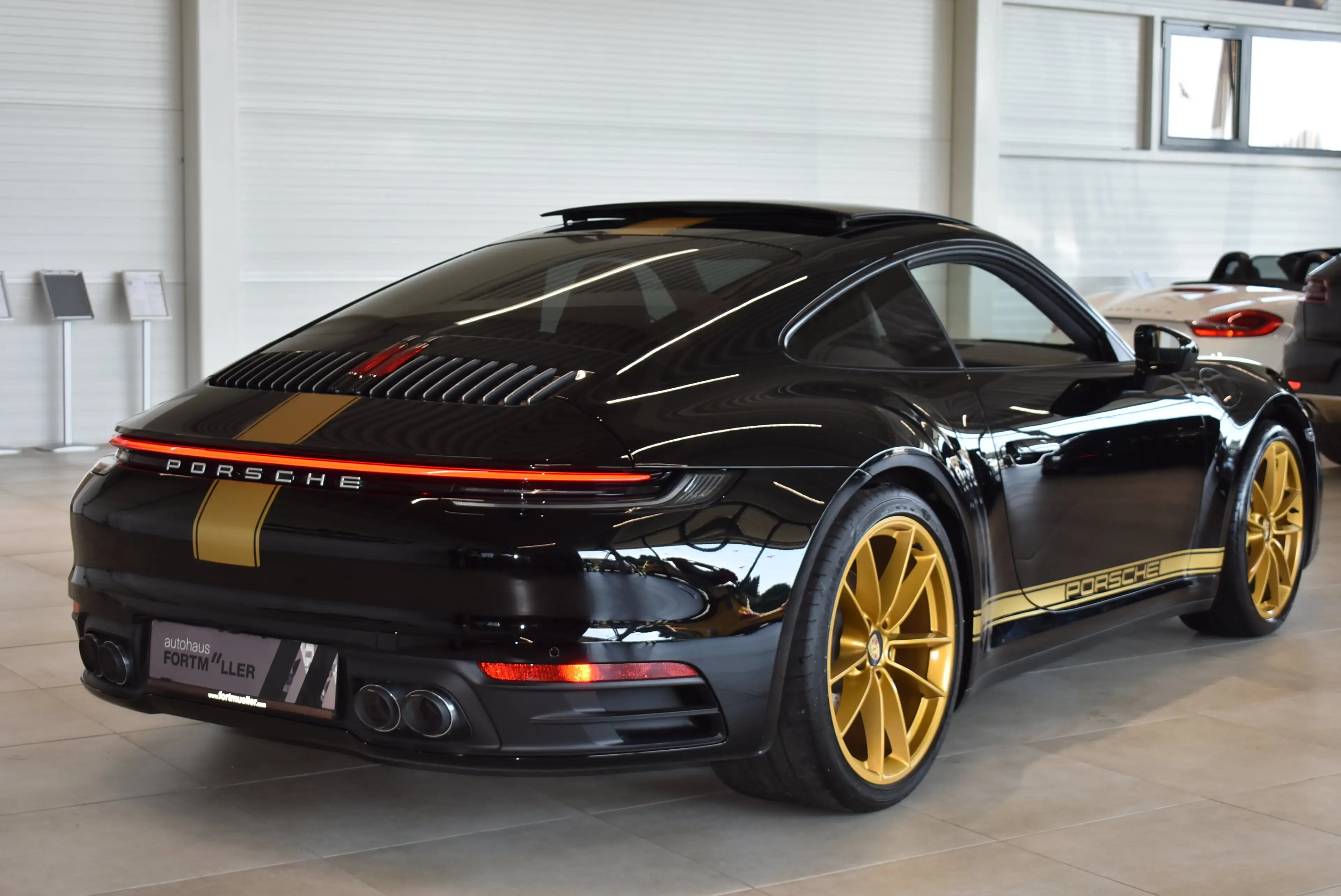 Porsche 911 Carrera 4  //Approved — photo 7