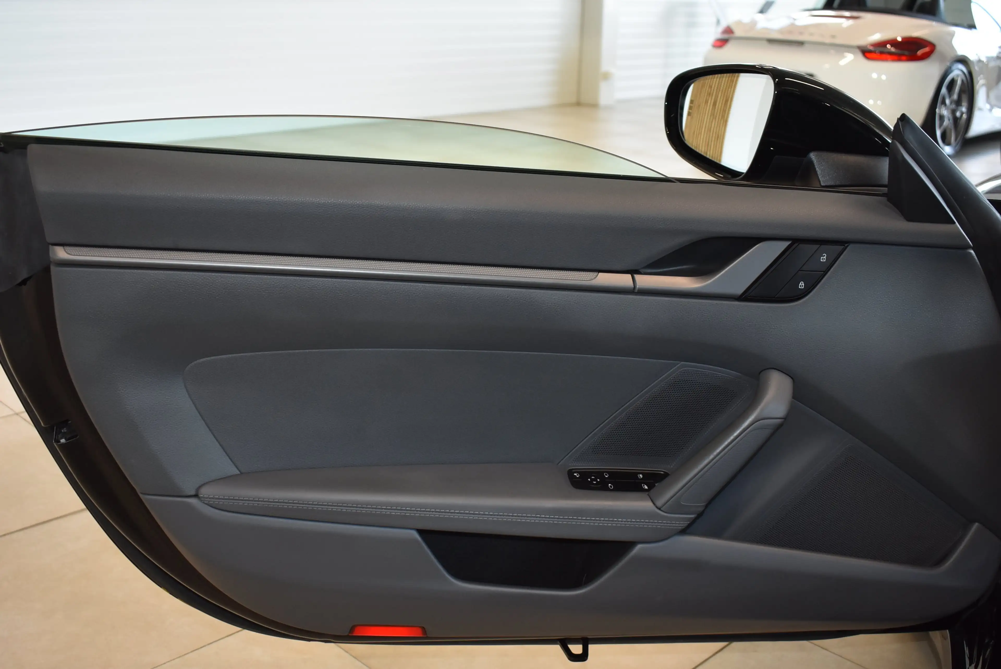 Porsche 911 Carrera 4  //Approved — photo 11