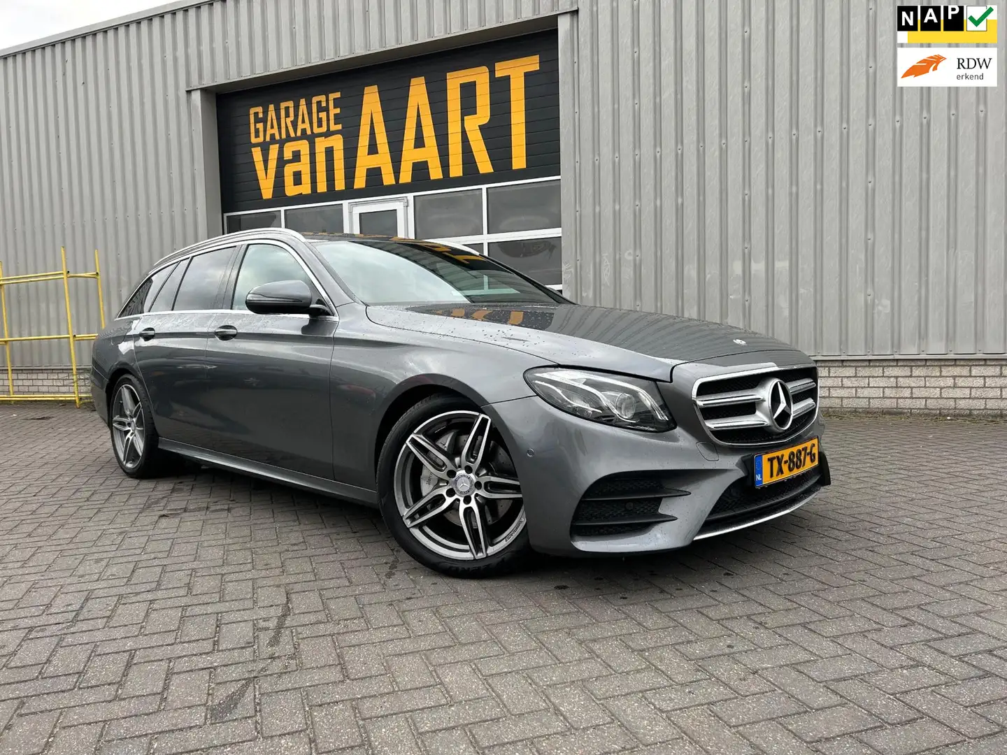Mercedes-Benz E 250 Estate Prestige Plus | PANO | FULL SCHERM | STOEL Gris - 1