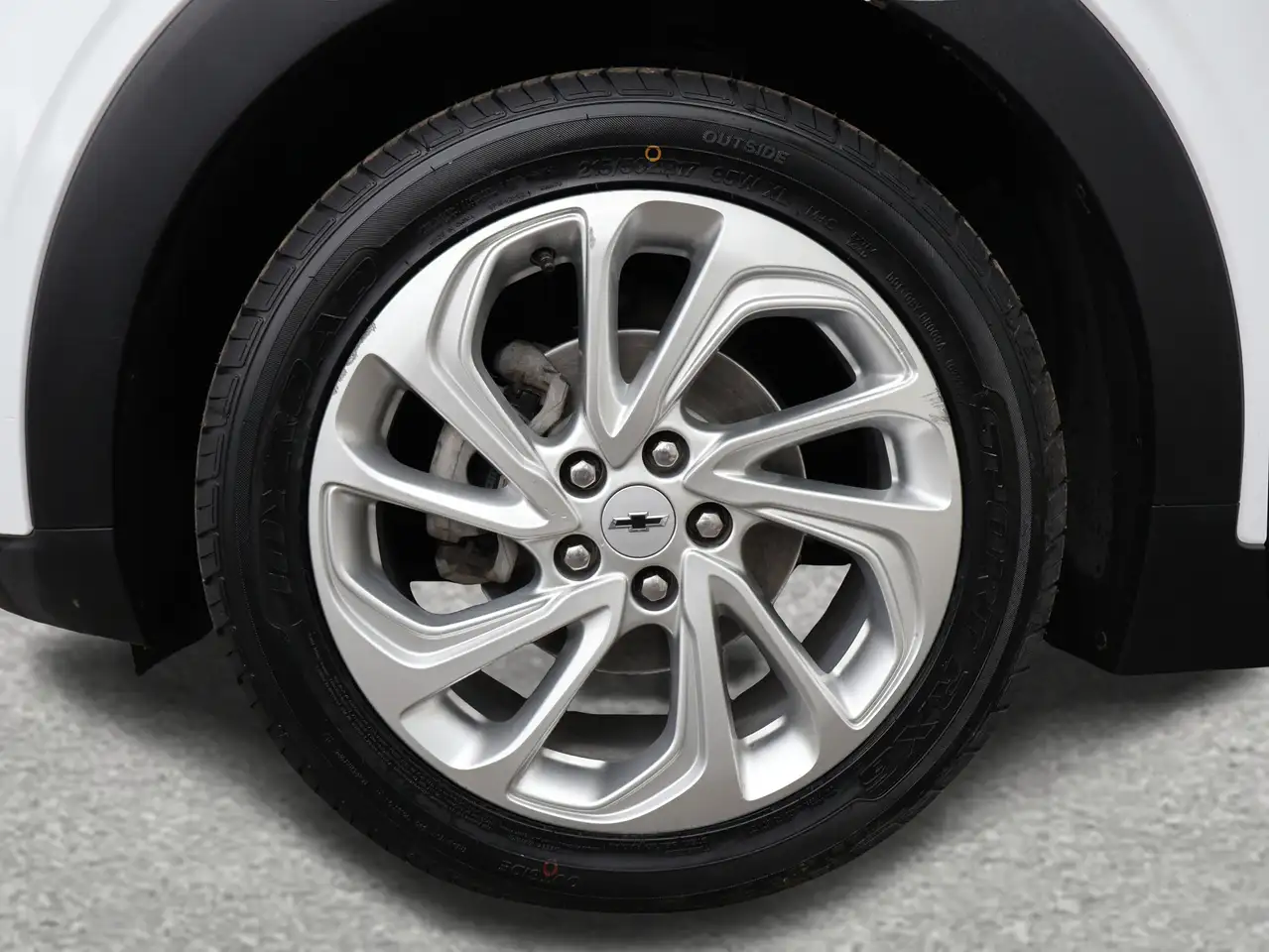 Chevrolet Bolt снимка Chevrolet Bolt