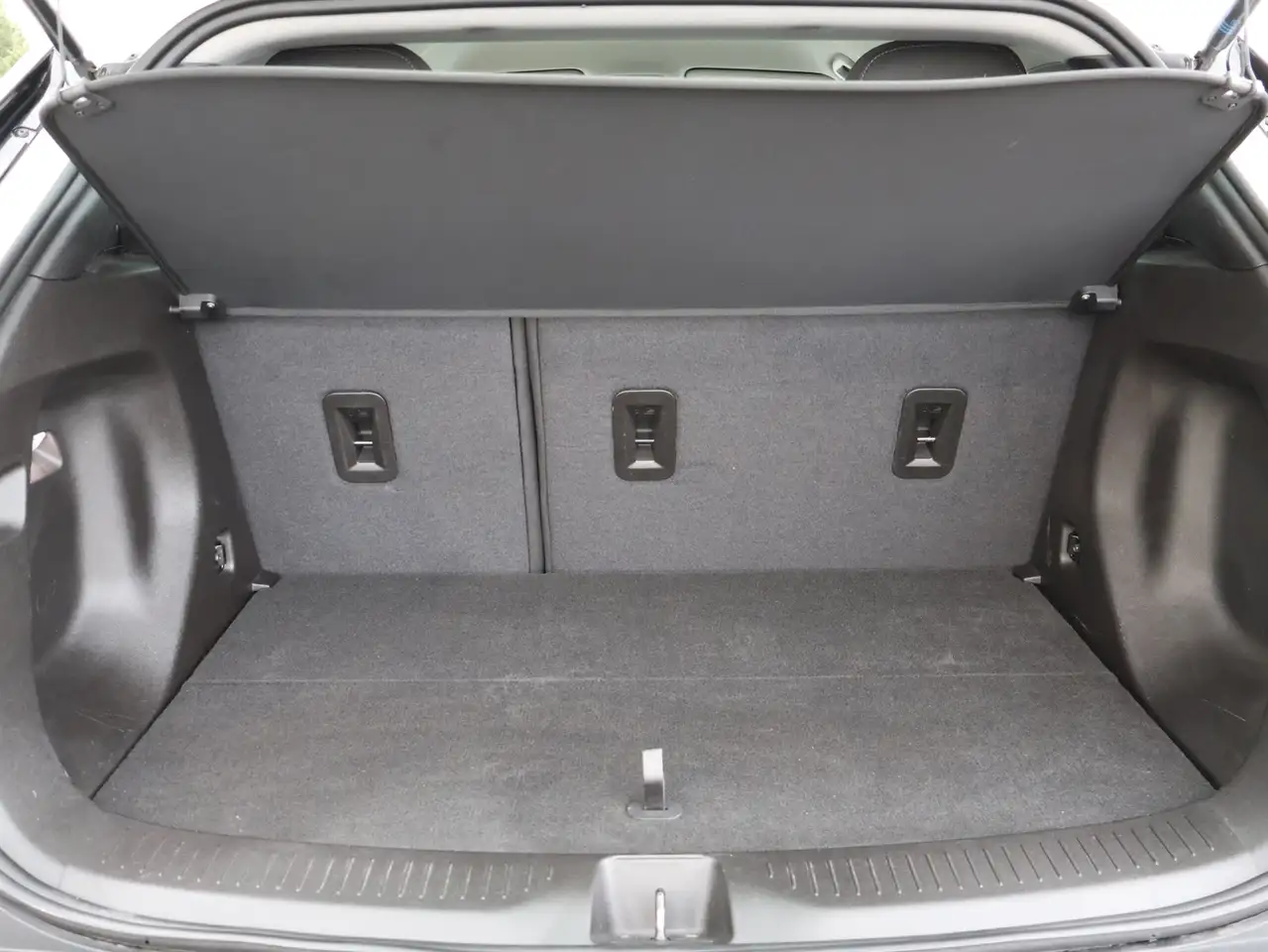 Chevrolet Bolt снимка Chevrolet Bolt