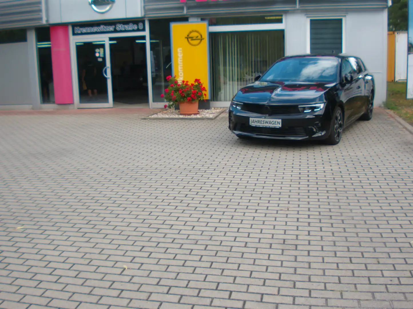 Opel Astra Sports Tourer 1.2 Turbo Automatik Ultimate Schwarz - 2