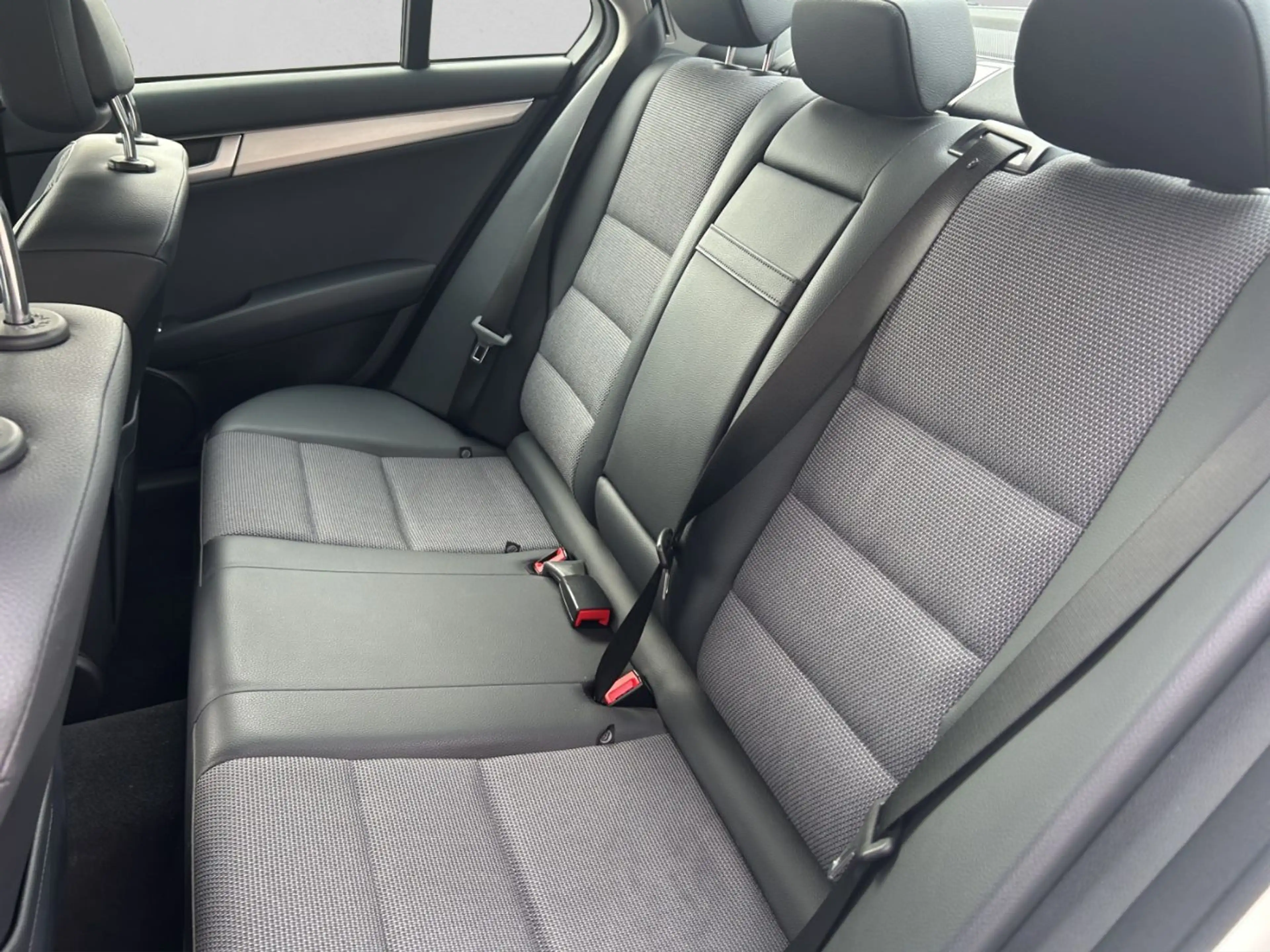 Mercedes-Benz C 200 CDI Limousine AVANTGARDE PTS AHK Shz  Klima — photo 15