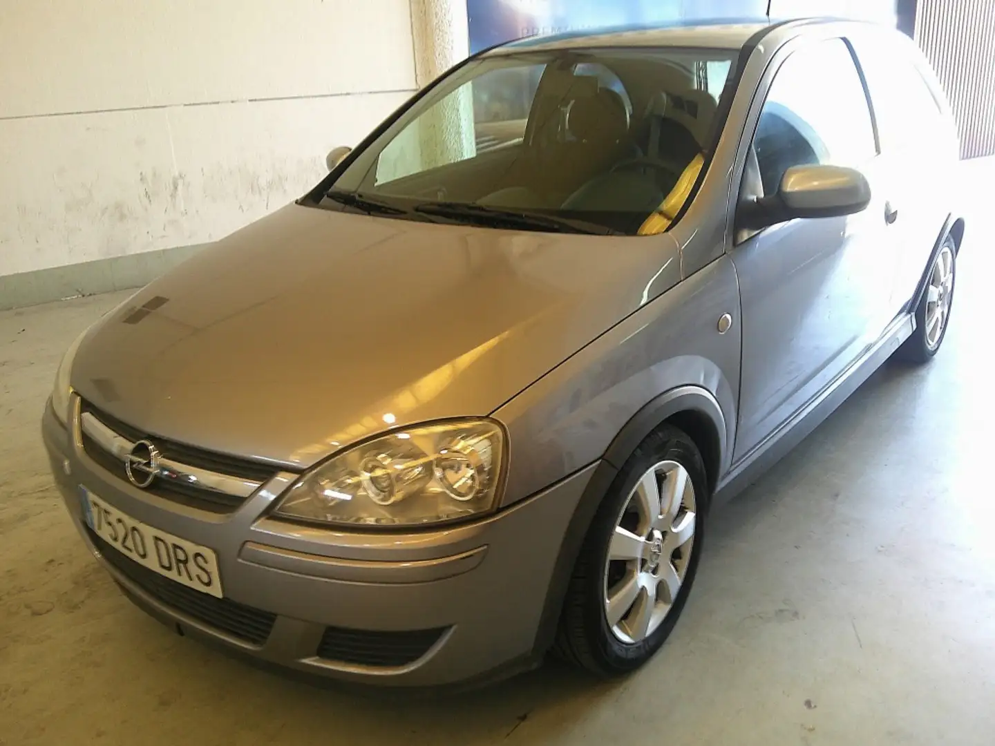 Opel Corsa 1.2 16v Silverline Gri - 1