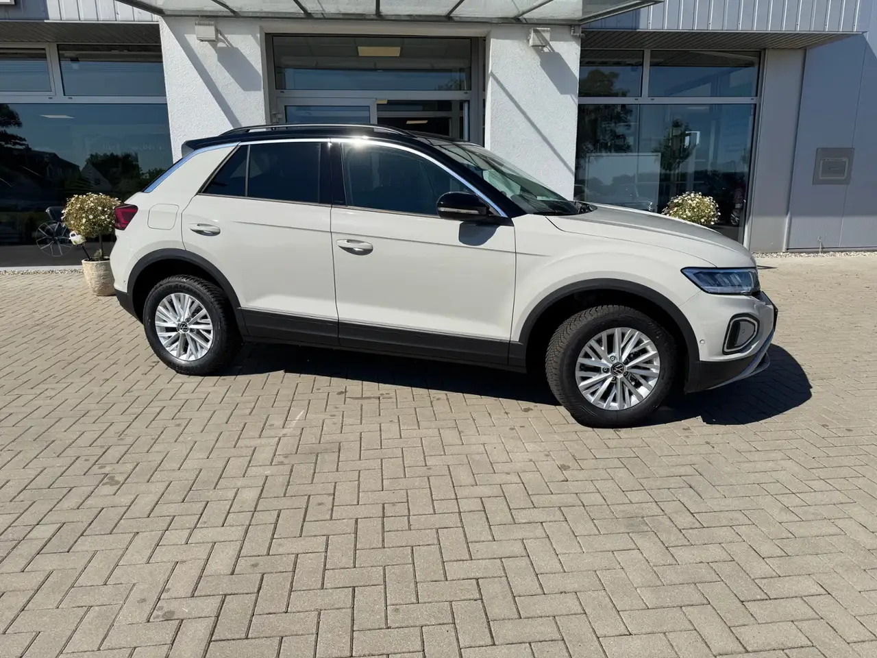 Volkswagen T-Roc Life 1.5l TSI RFK+AHK+NAVI+ACC, foto 3