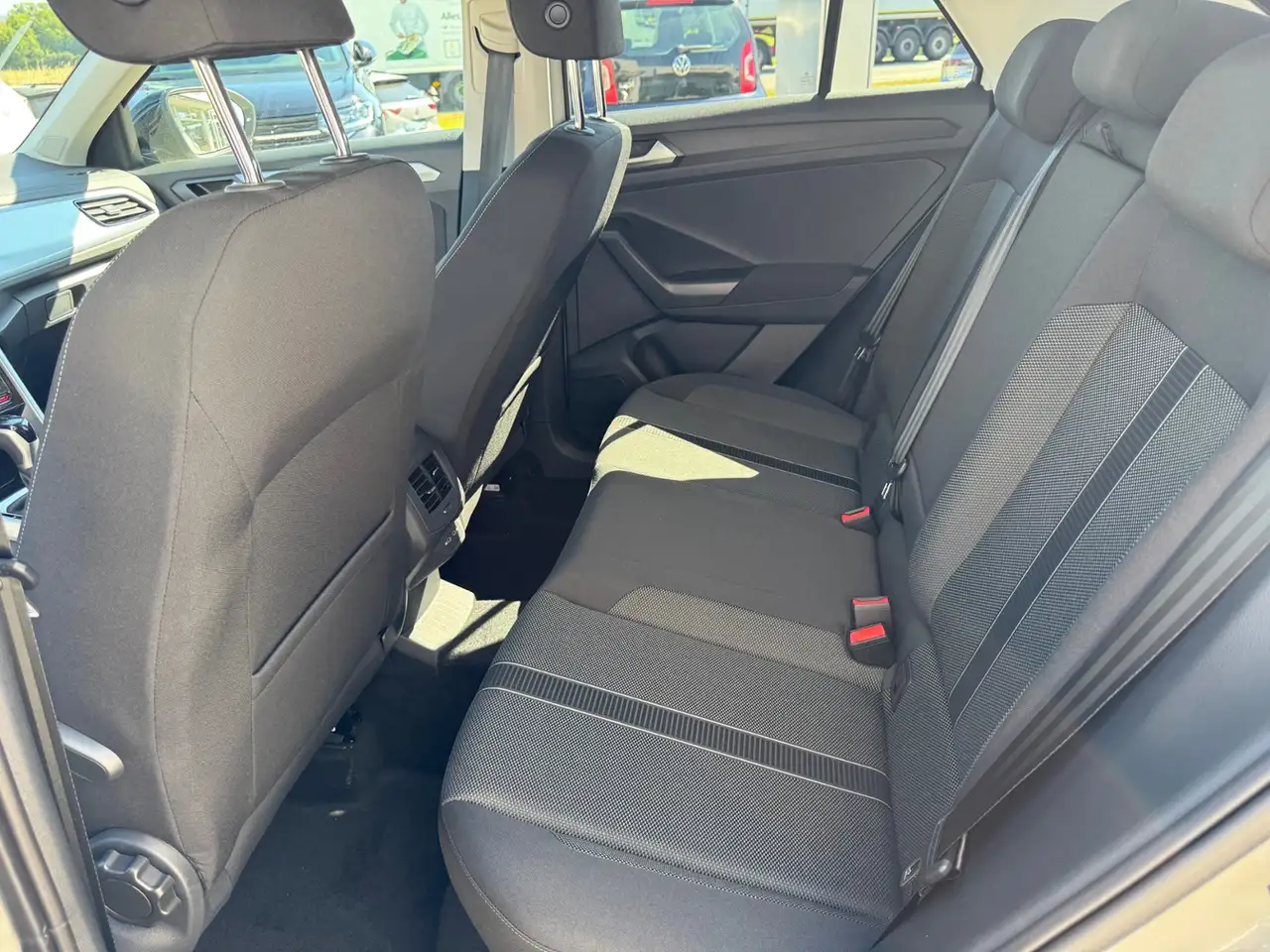 Volkswagen T-Roc Life 1.5l TSI RFK+AHK+NAVI+ACC, foto 11