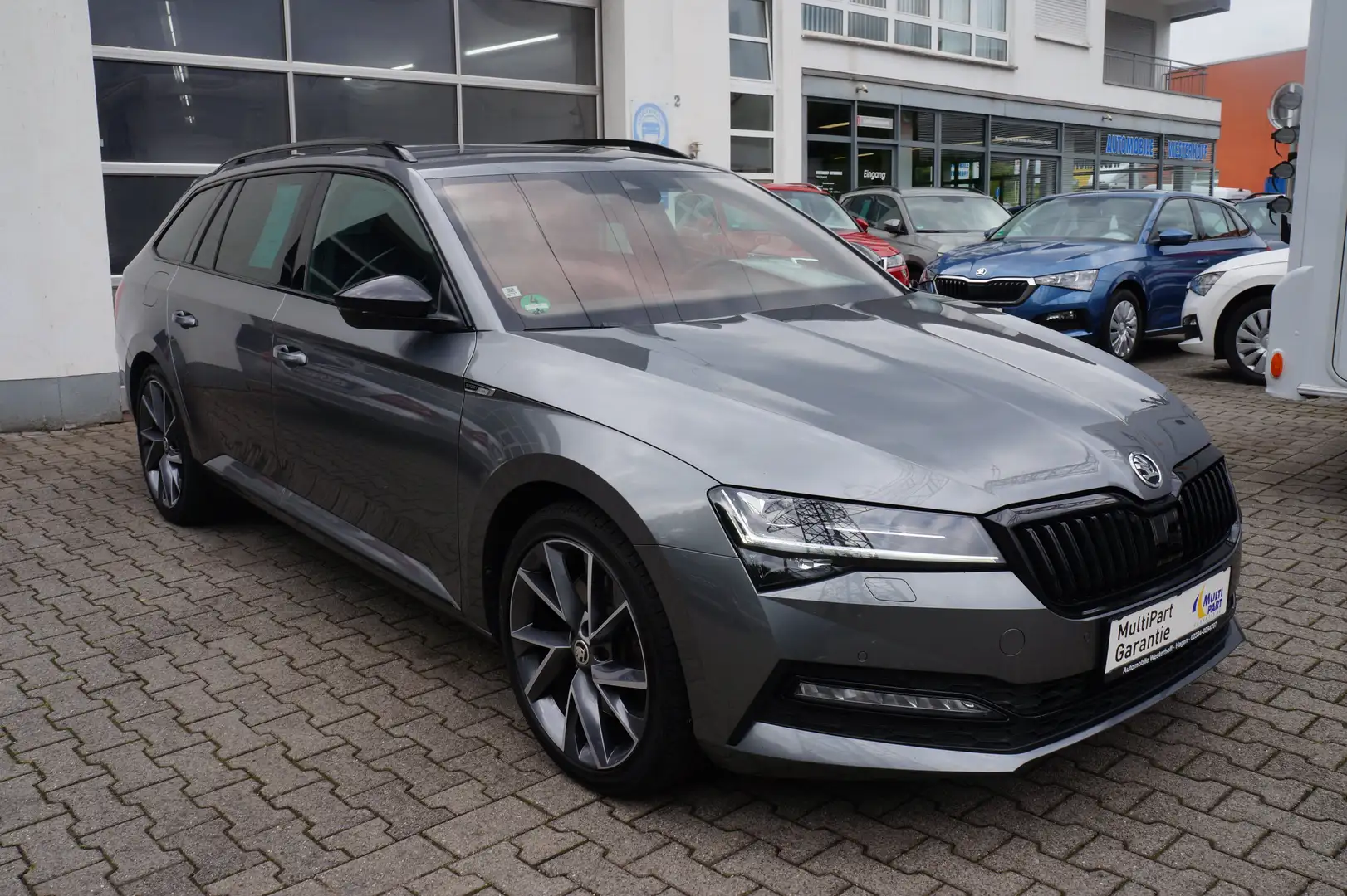 Skoda Superb Superb Combi Sportline 4x4*DSG*DCC+LED*KAMERA* Grau - 2