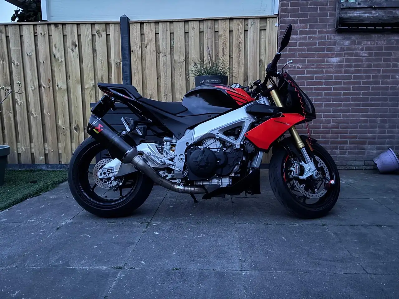 Aprilia Tuono