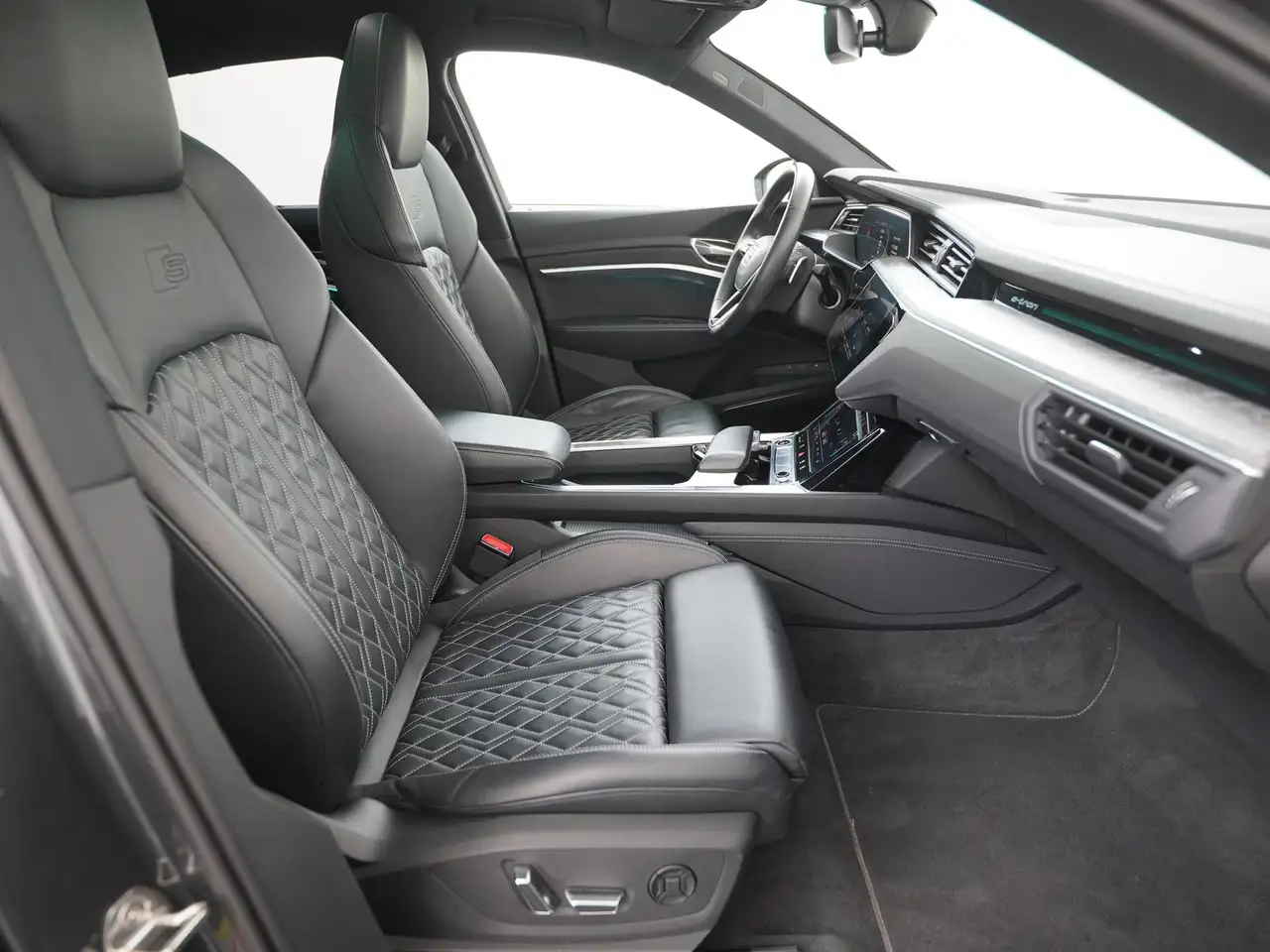Audi e-tron Sportback 55 quattro S-Line 95 kWh Black Style, миниатюра 3