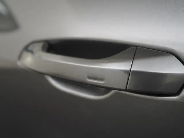 Audi E-Tron view 23