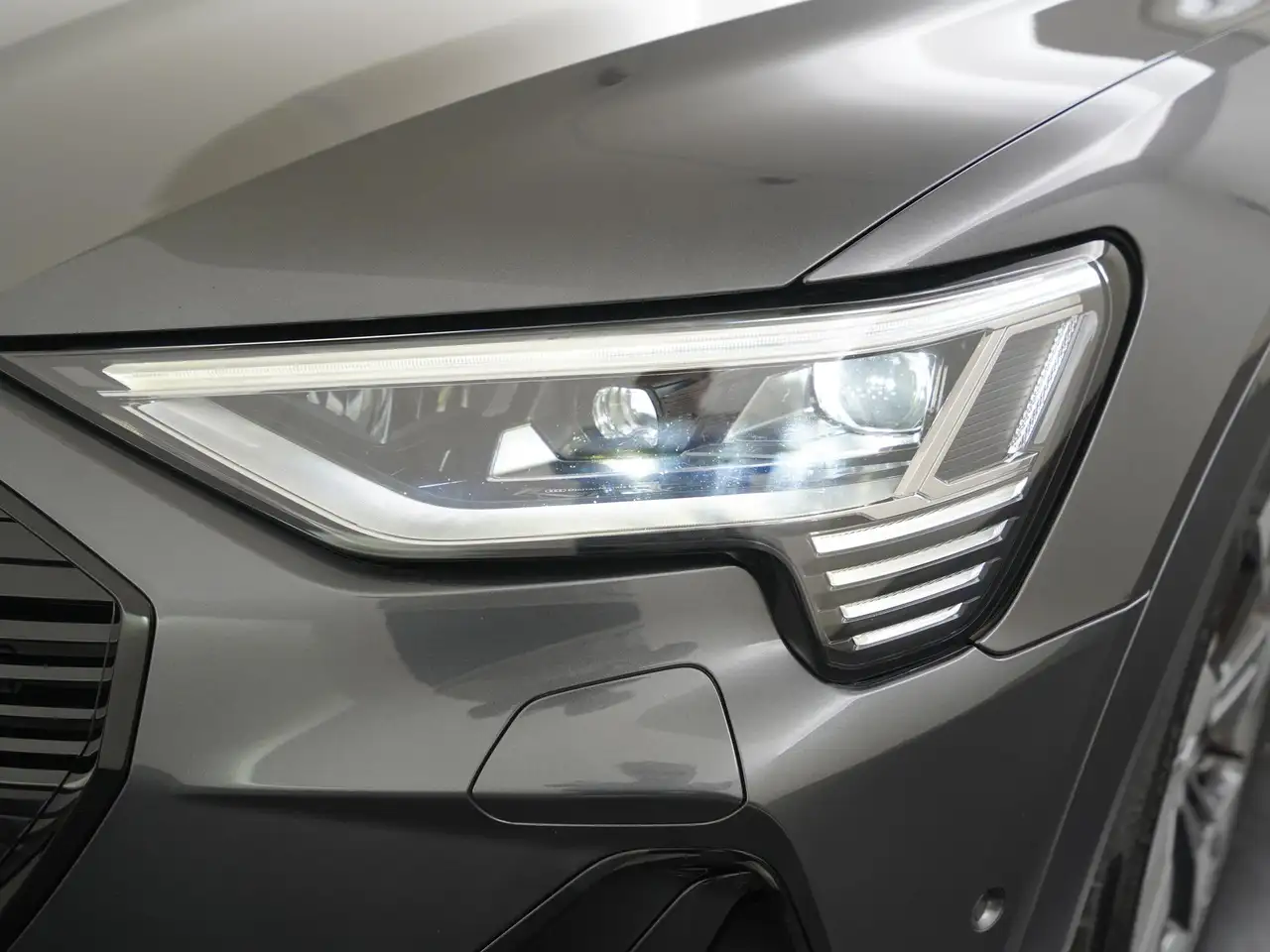 Audi e-tron Sportback 55 quattro S-Line 95 kWh Black Style, миниатюра 18