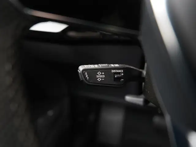 Audi E-Tron view 21