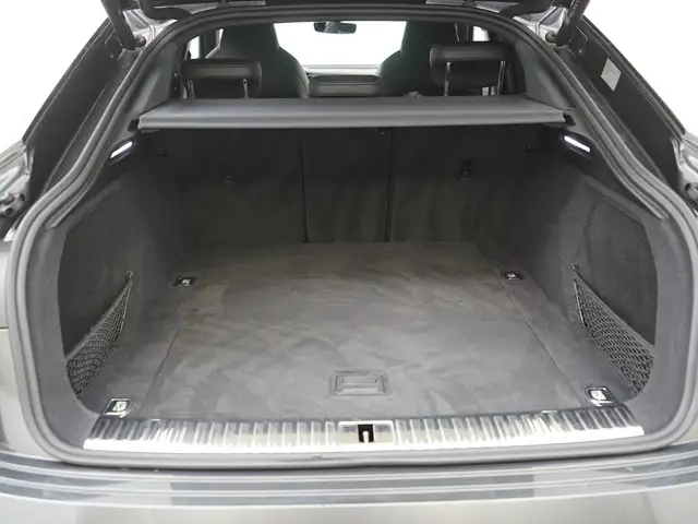 Audi E-Tron view 20