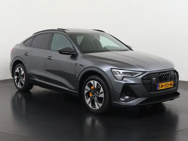 Audi E-Tron view 28