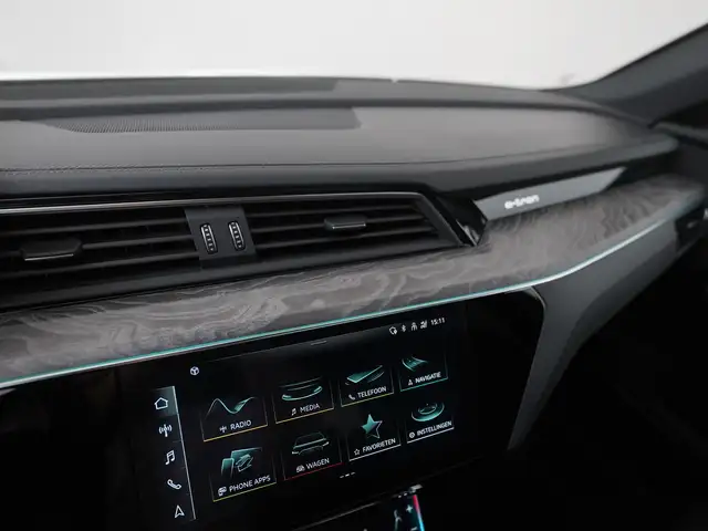 Audi E-Tron view 24