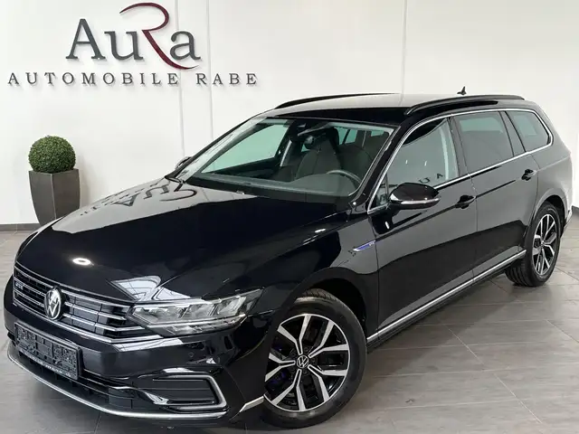 Volkswagen Passat view 2