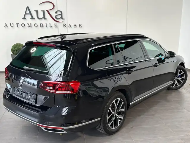 Volkswagen Passat view 5