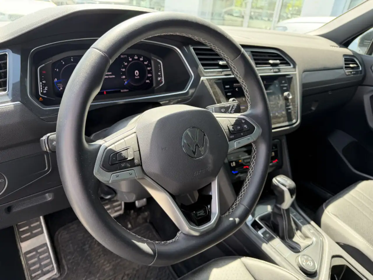 Volkswagen Tiguan снимка Volkswagen Tiguan