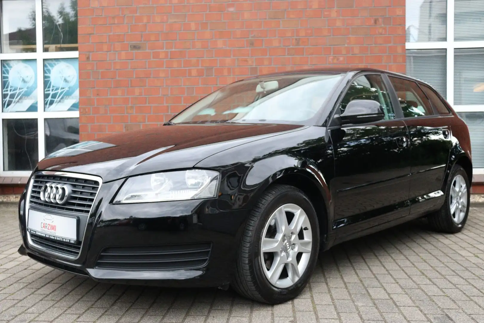 Audi A3 Sportback 1.6 Attraction Klimaauto. Navi Noir - 2