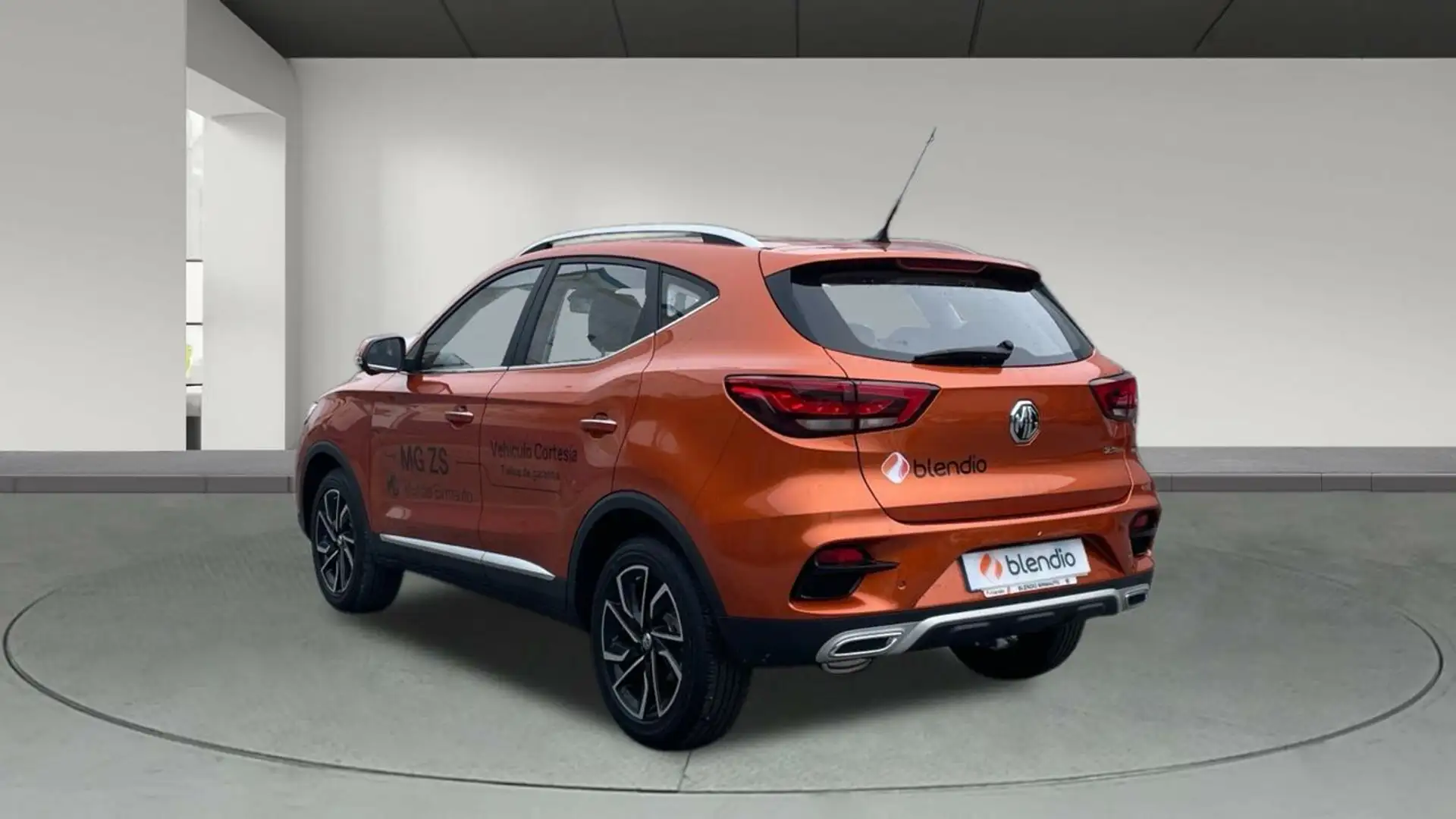 MG ZS 1.5 LUXURY 106CV 5P Naranja - 2