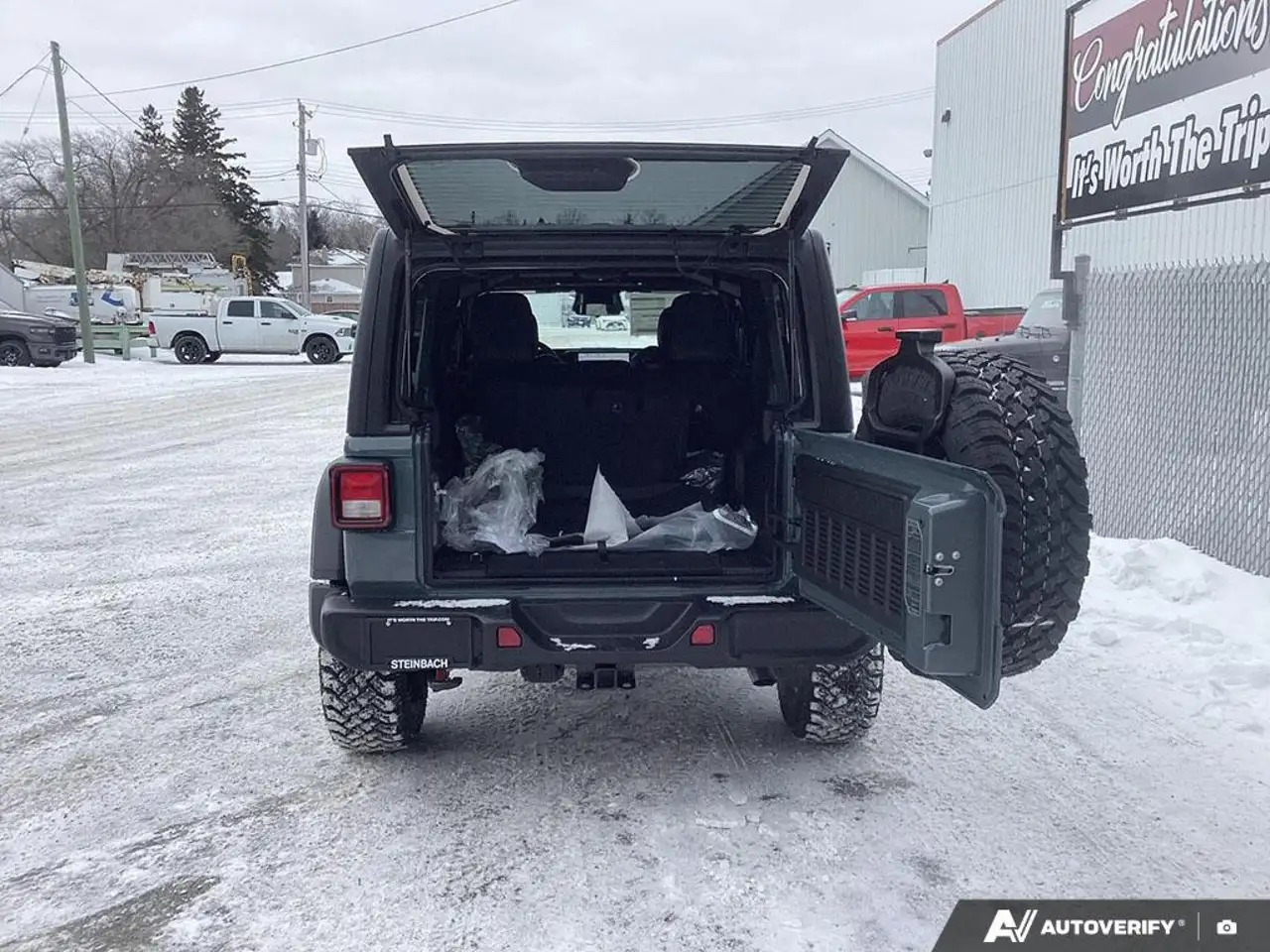 Jeep Wrangler снимка Jeep Wrangler