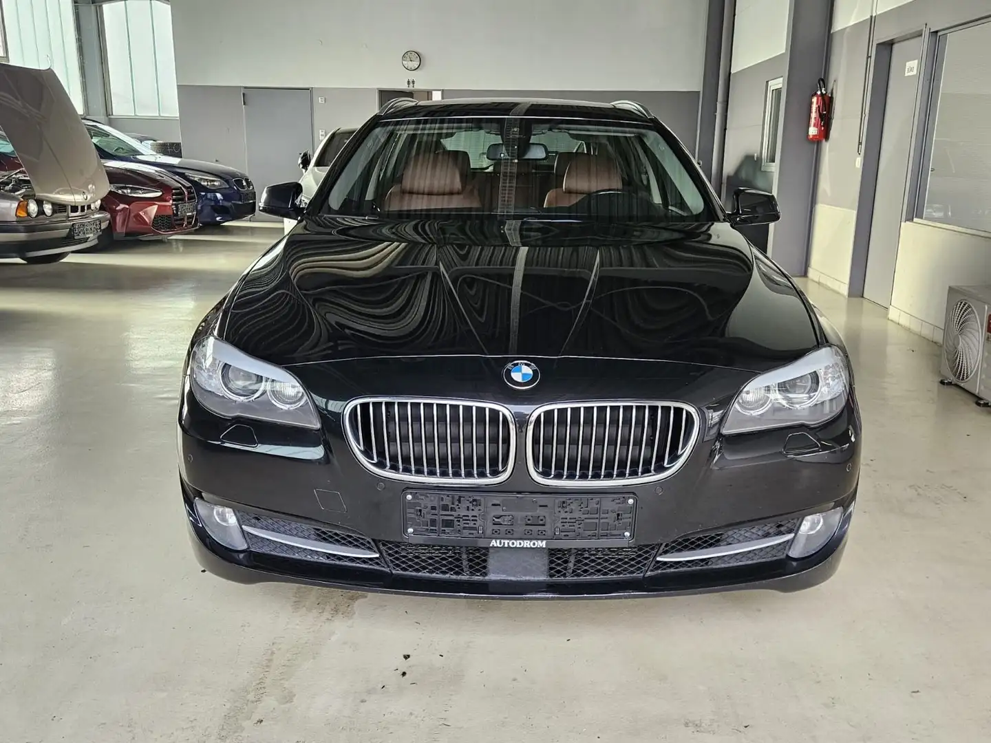 BMW 530 d Touring+Leder+Head-Up+Kamera+Soft-Close Zwart - 2