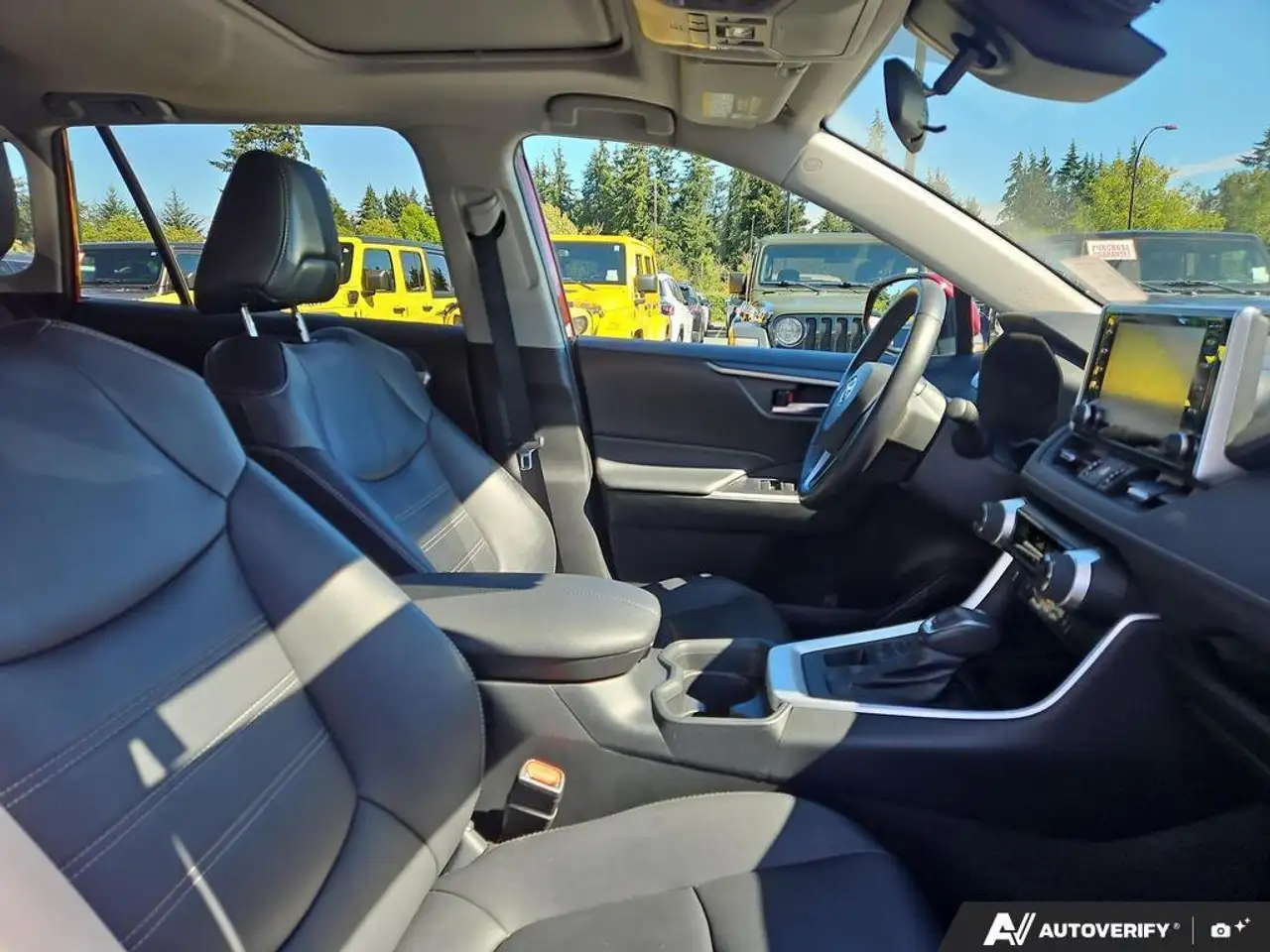 Toyota RAV 4 снимка Toyota RAV 4