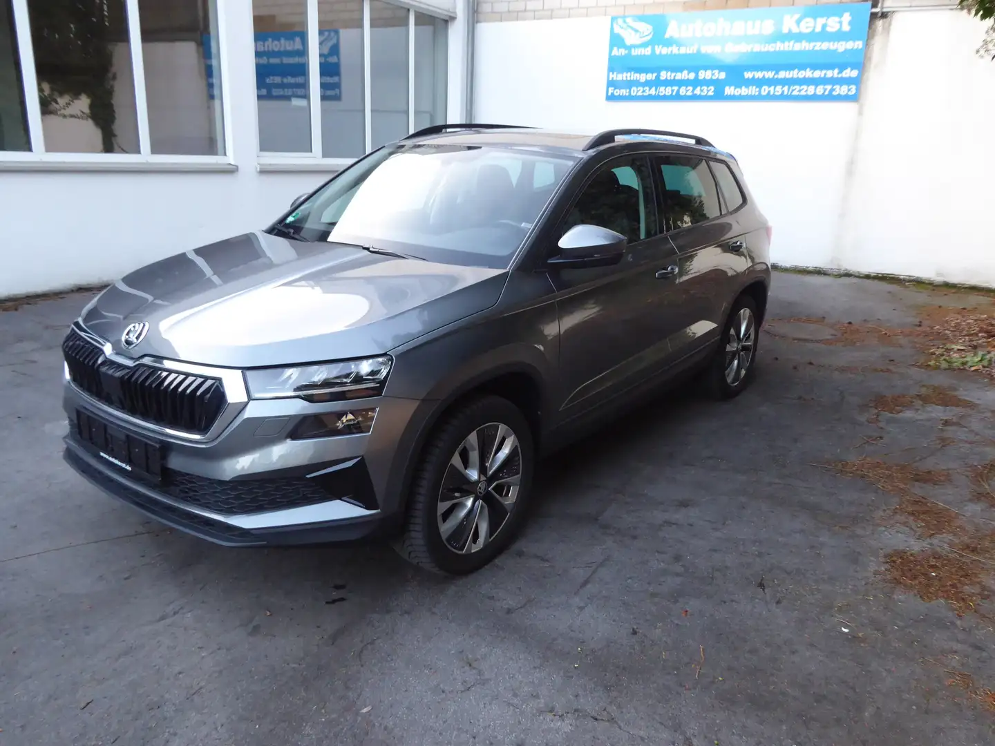 Skoda Karoq Style 4x4 TDI DSG 1 H. SH. Skoda AHK PDC Kamera Gris - 2