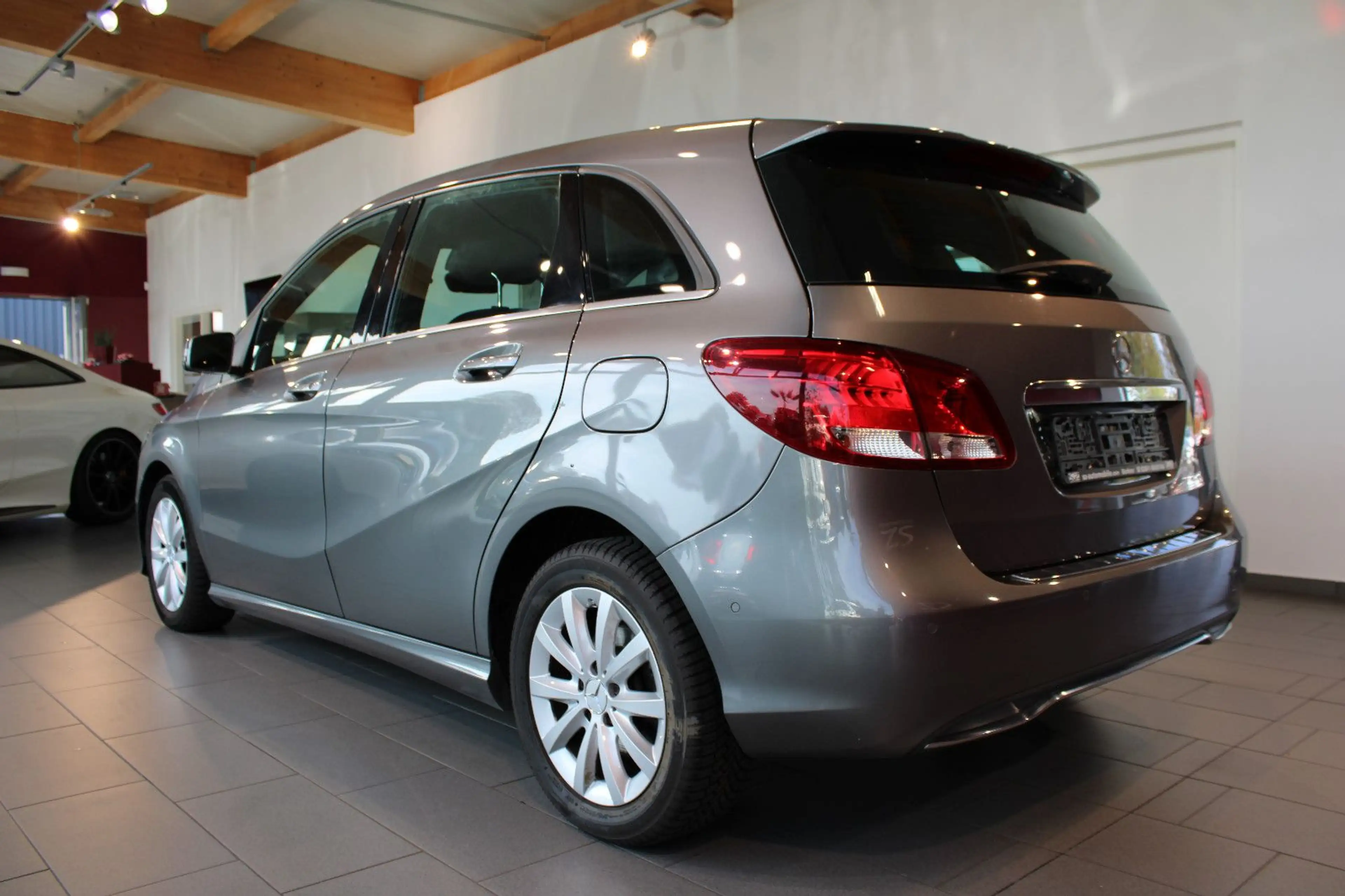 Mercedes-Benz B 180 CDI Navi SHZ AHK Klima — photo 4