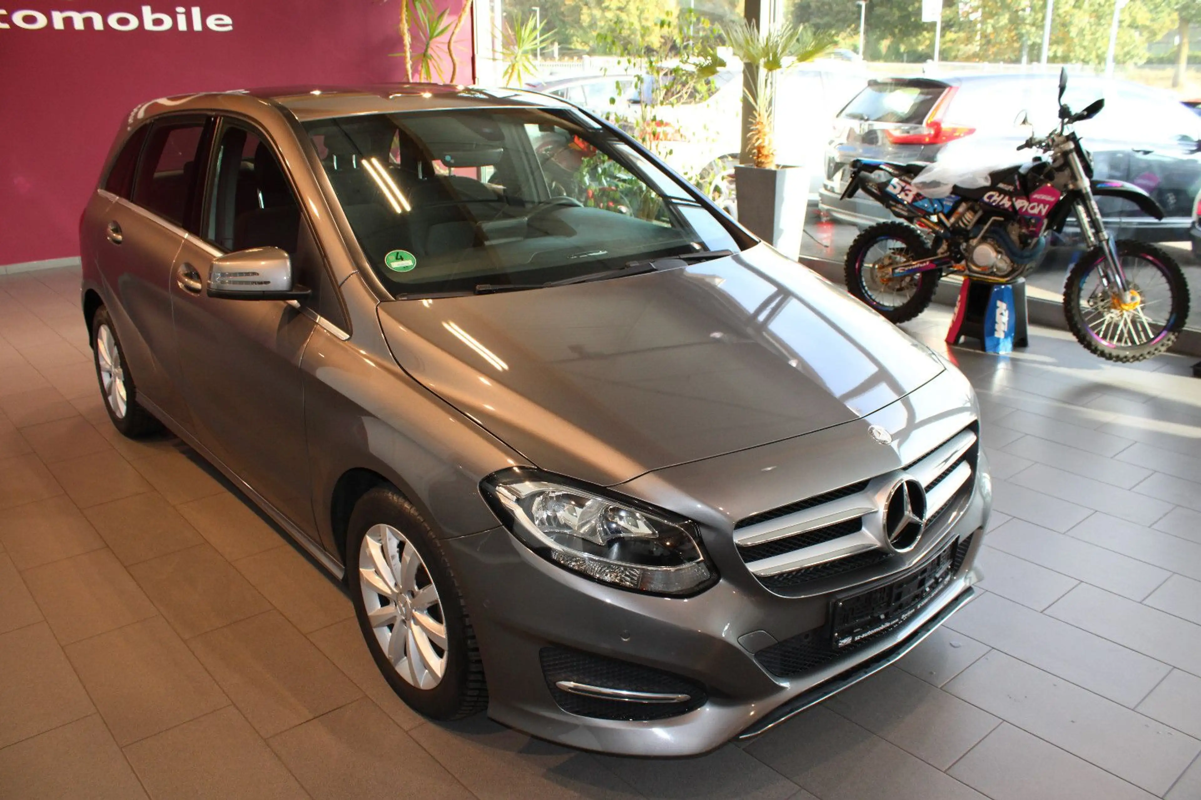Mercedes-Benz B 180 CDI Navi SHZ AHK Klima — photo 7