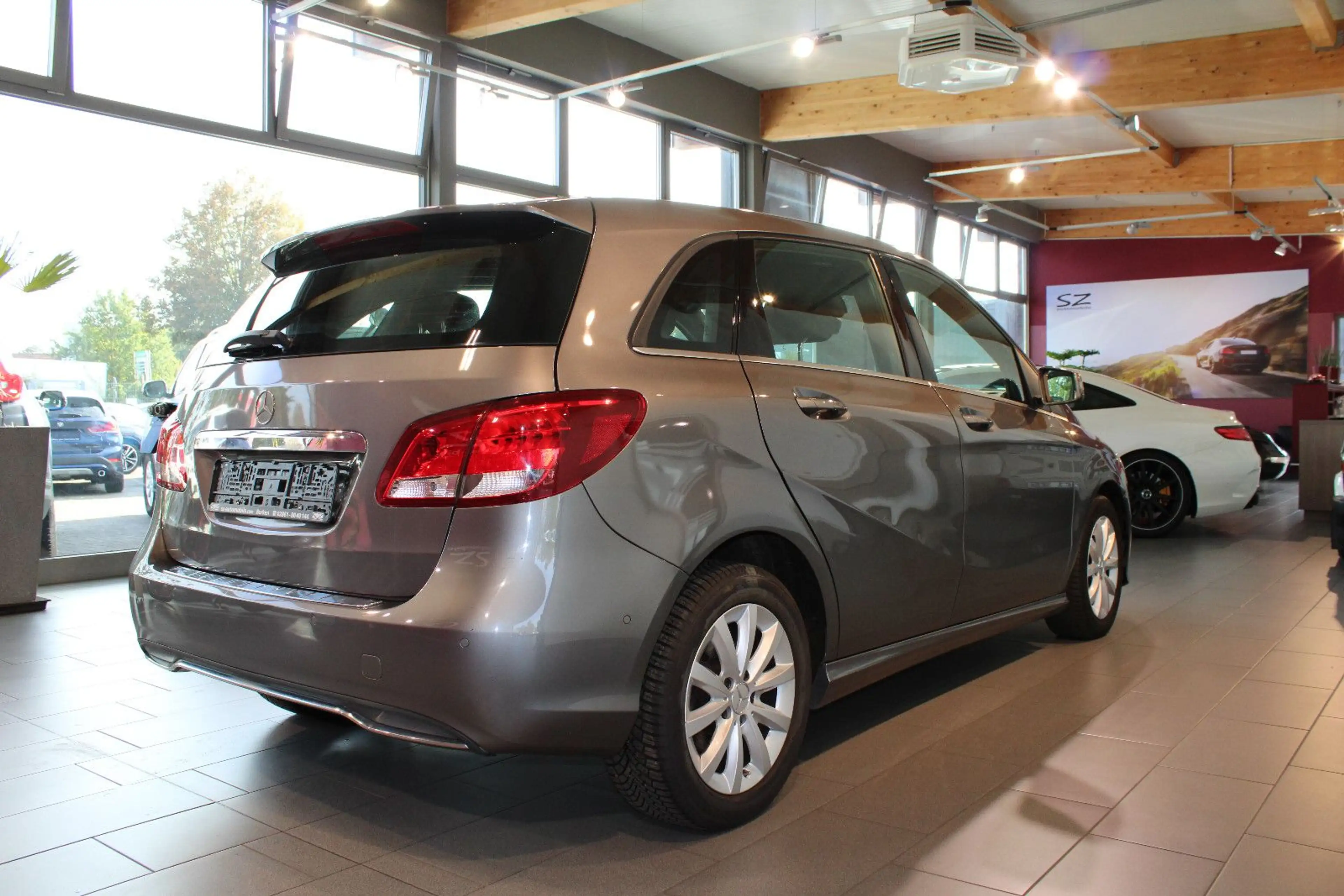 Mercedes-Benz B 180 CDI Navi SHZ AHK Klima — photo 6