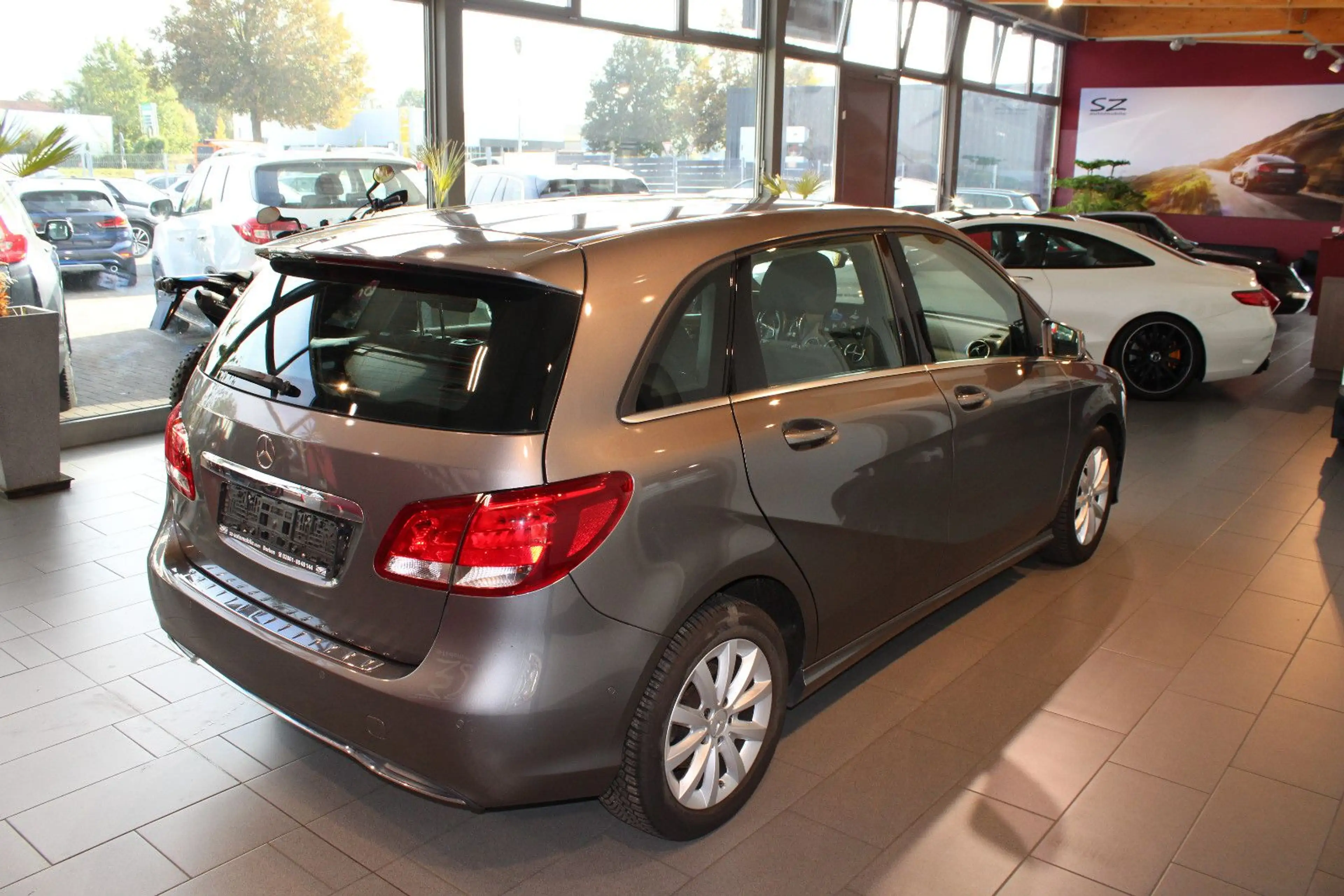 Mercedes-Benz B 180 CDI Navi SHZ AHK Klima — photo 10