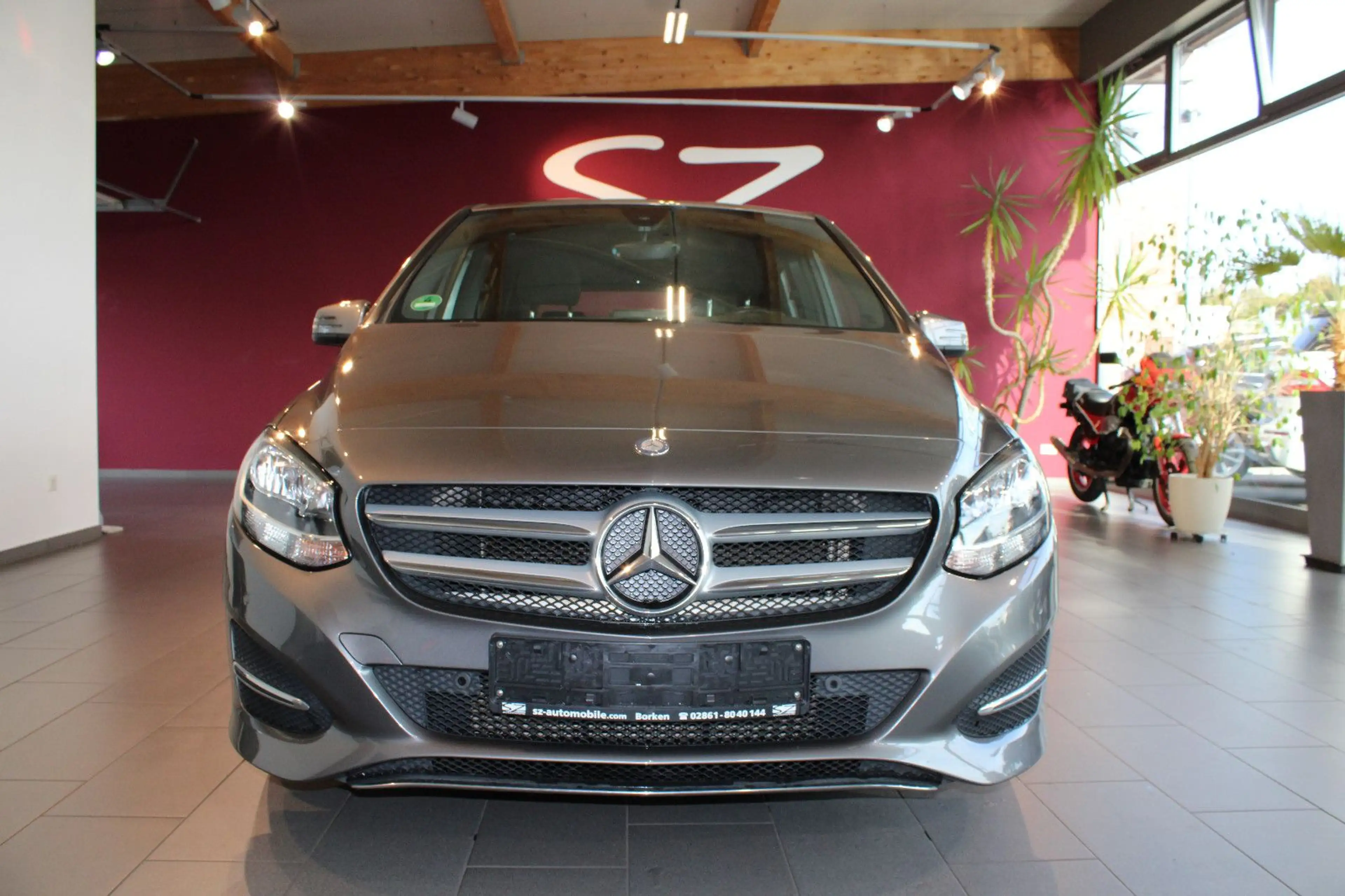 Mercedes-Benz B 180 CDI Navi SHZ AHK Klima — photo 2