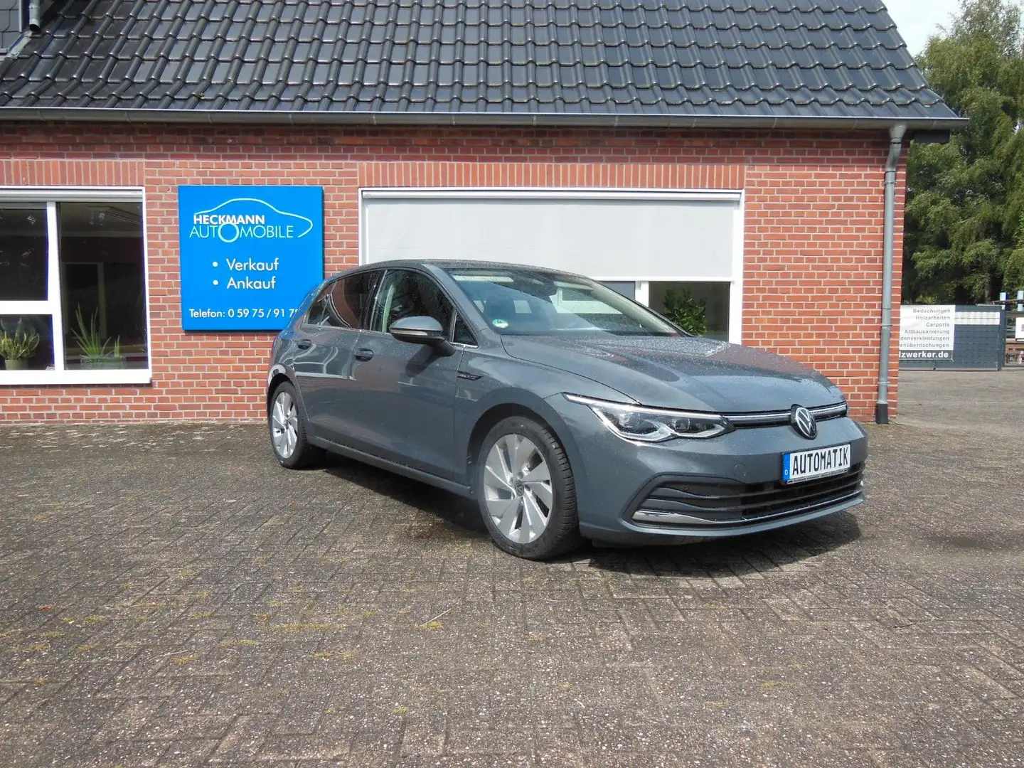 Volkswagen Golf VIII Style eTSI DSG AHK/MEMORY/NAV/LED/KAM Grau - 1