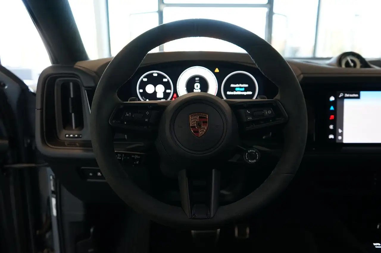 Porsche Cayenne GTS Coupe | Leichtbau Sport-Paket Carbon 12