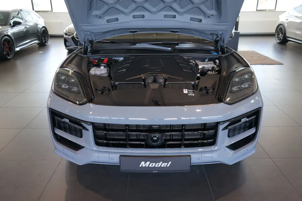 Porsche Cayenne GTS Coupe | Leichtbau Sport-Paket Carbon 4